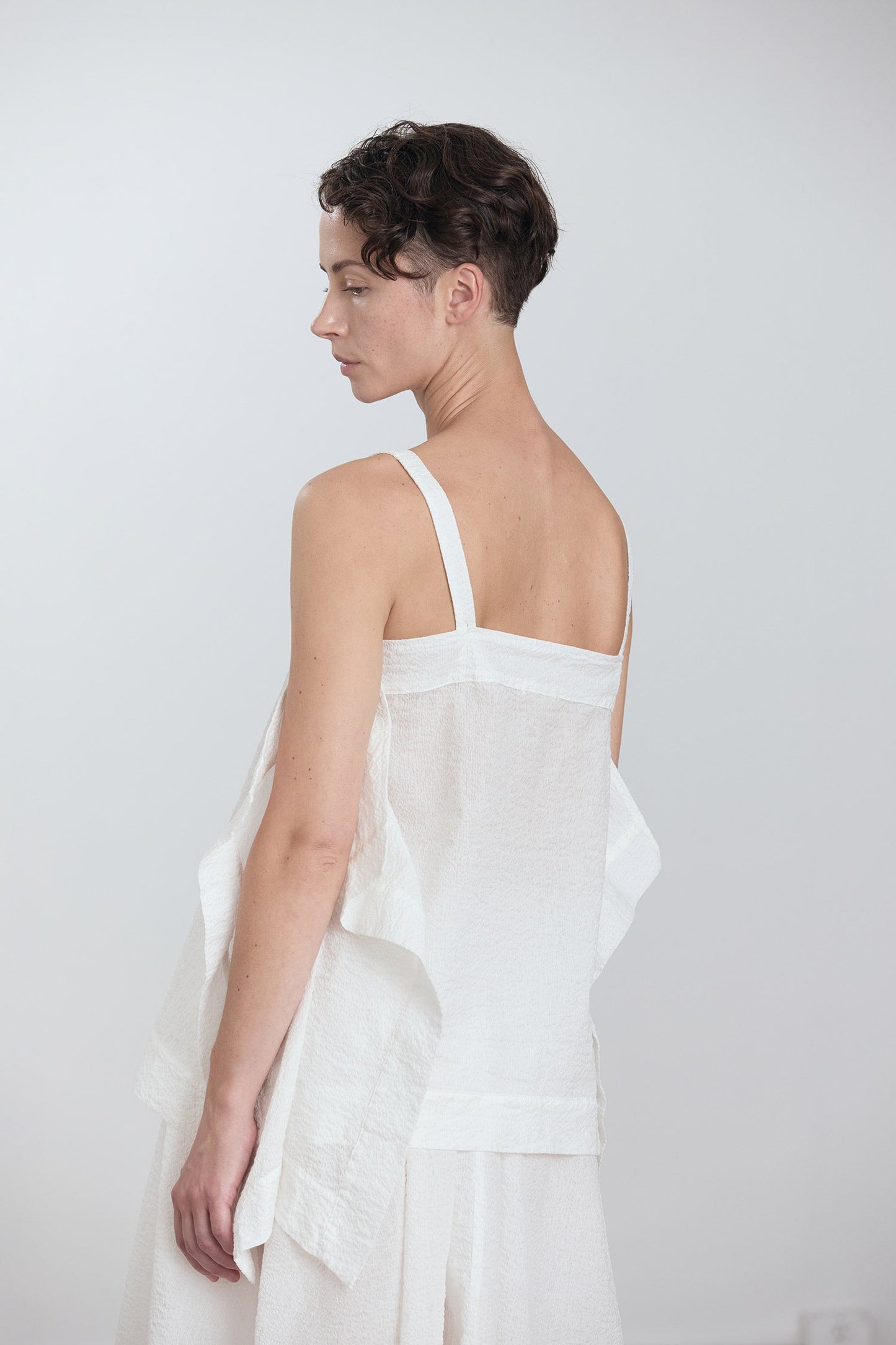 PAPER TOP / WHITE