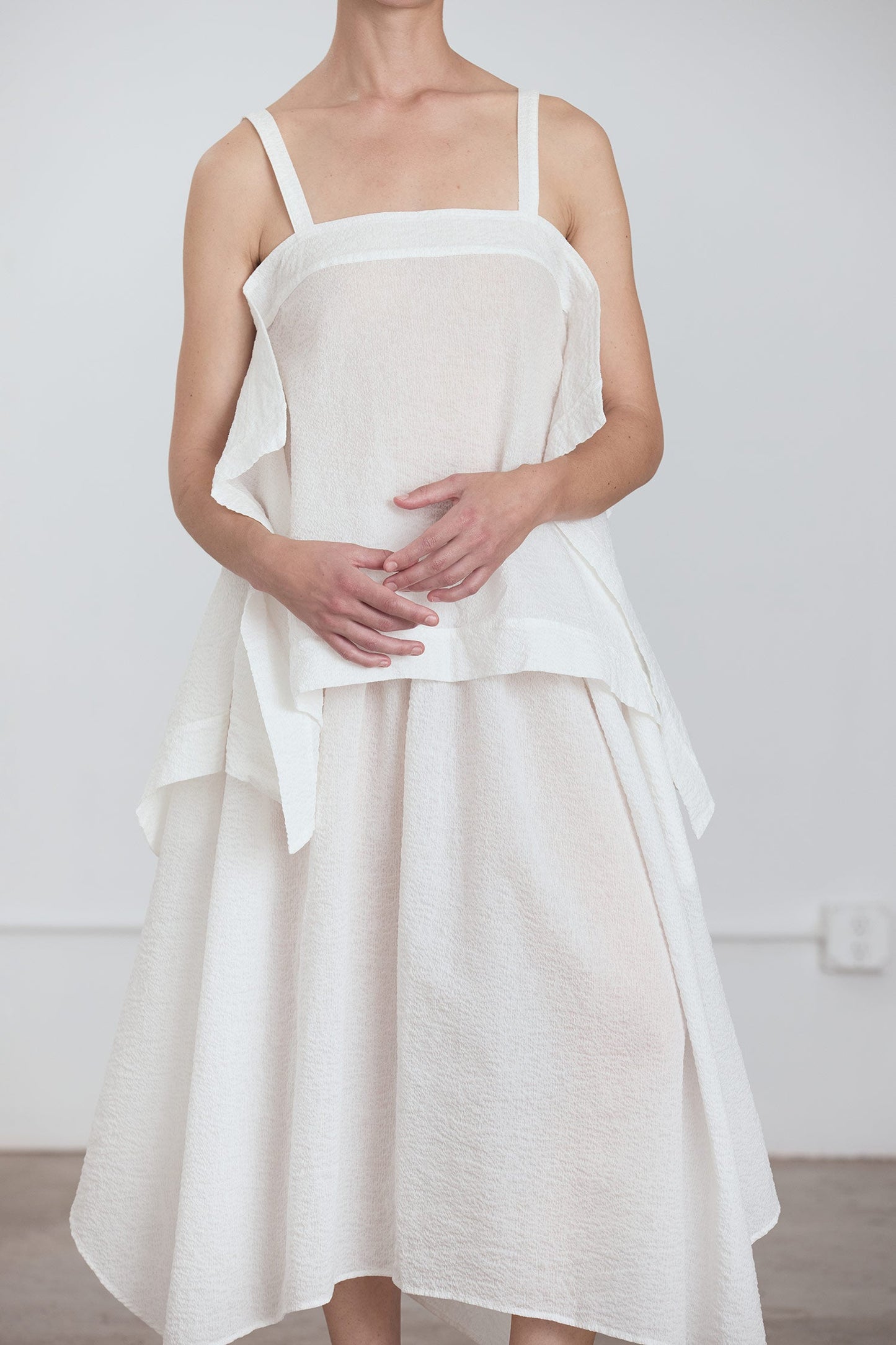PAPER TOP / WHITE
