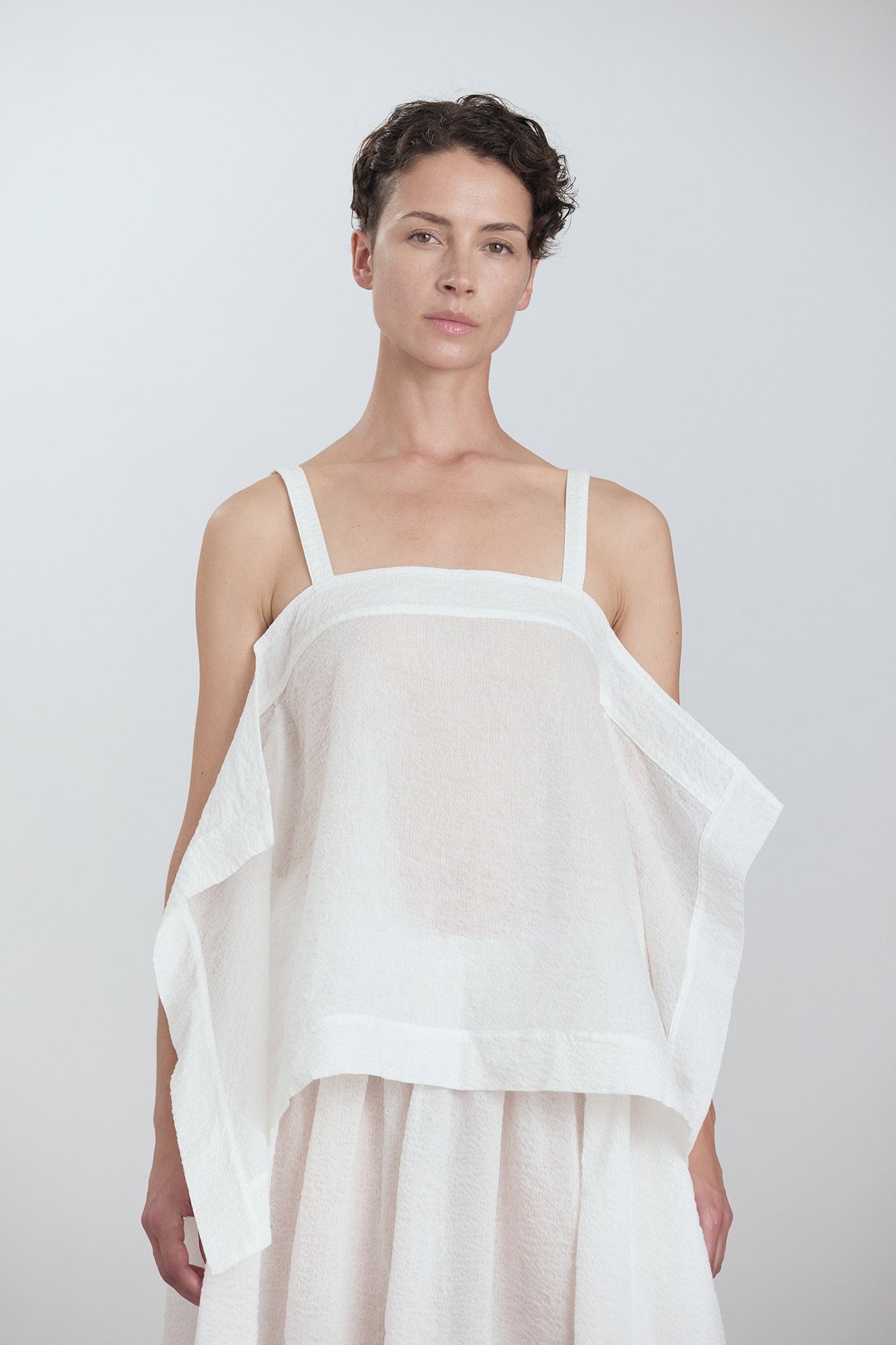 PAPER TOP / WHITE