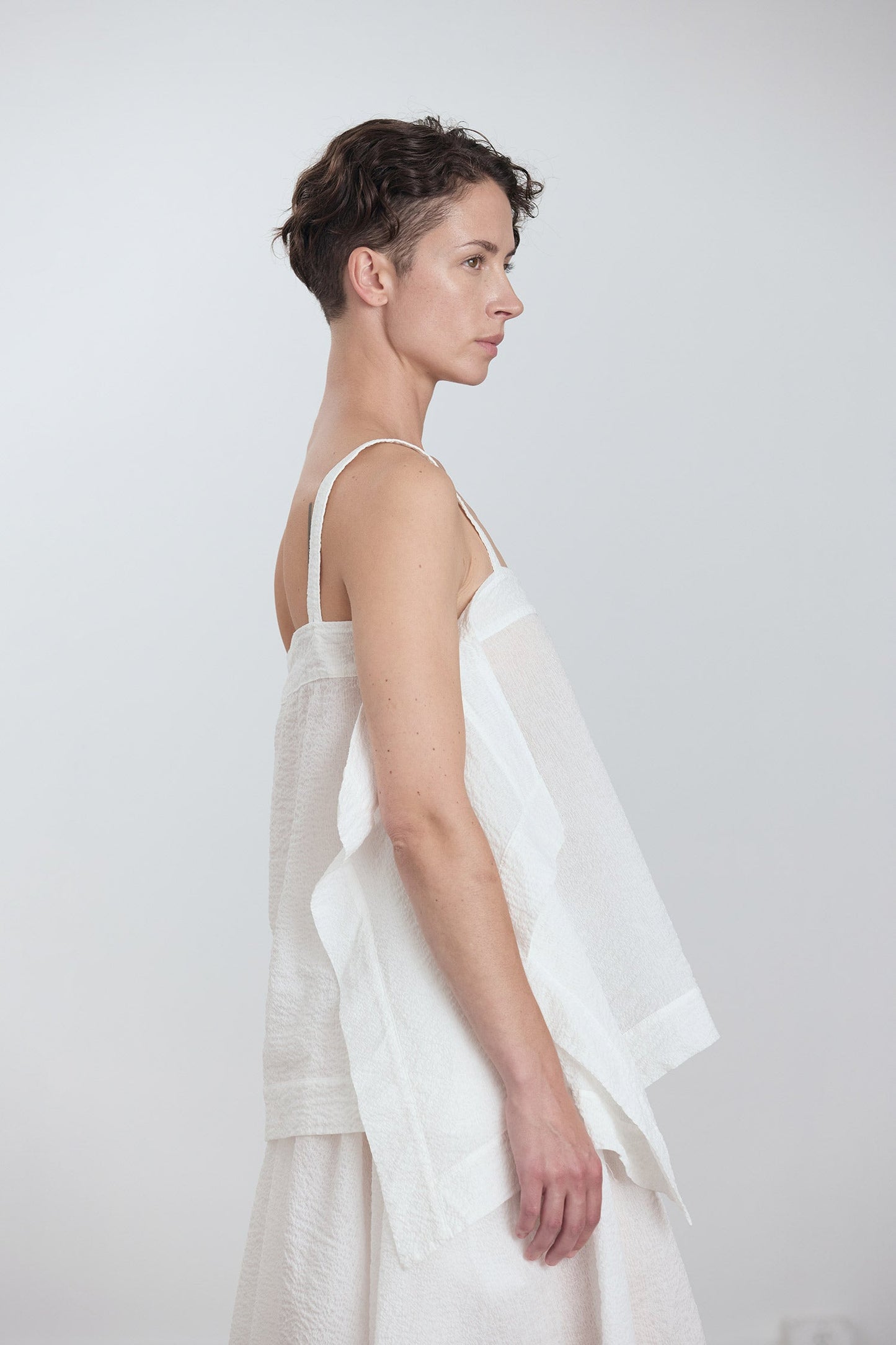 PAPER TOP / WHITE