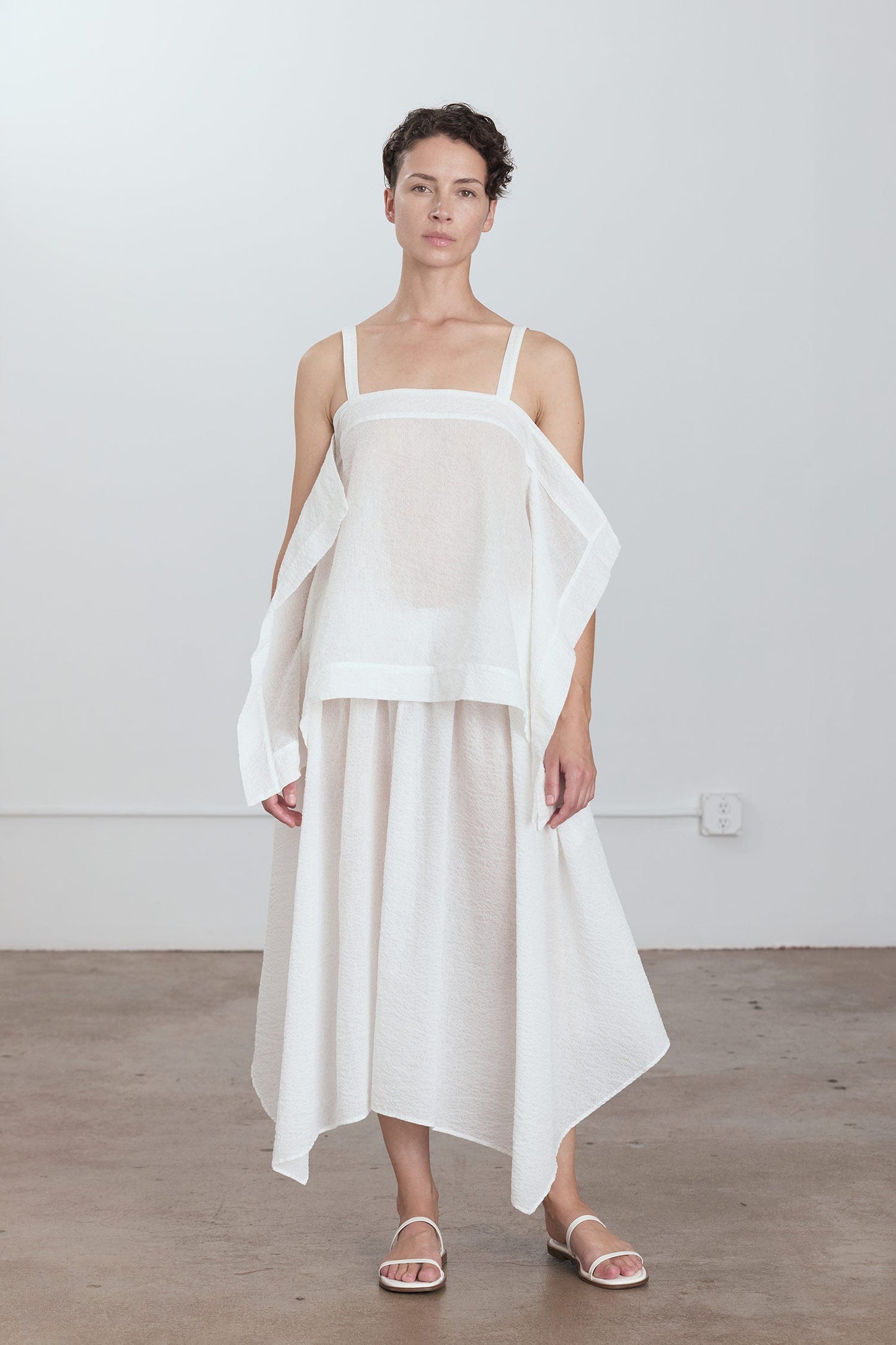 PAPER TOP / WHITE