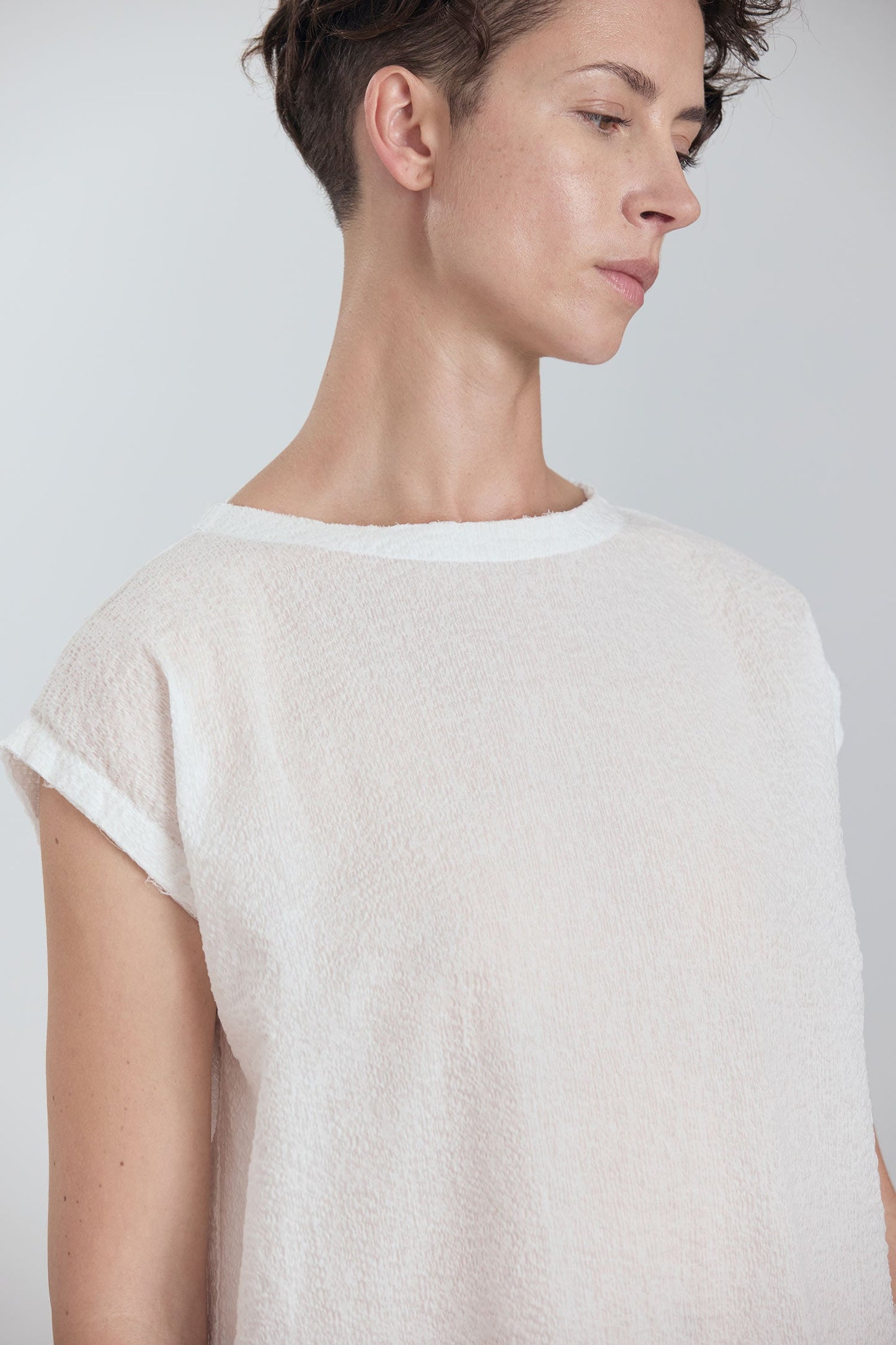 NO SLEEVE DRESS / WHITE
