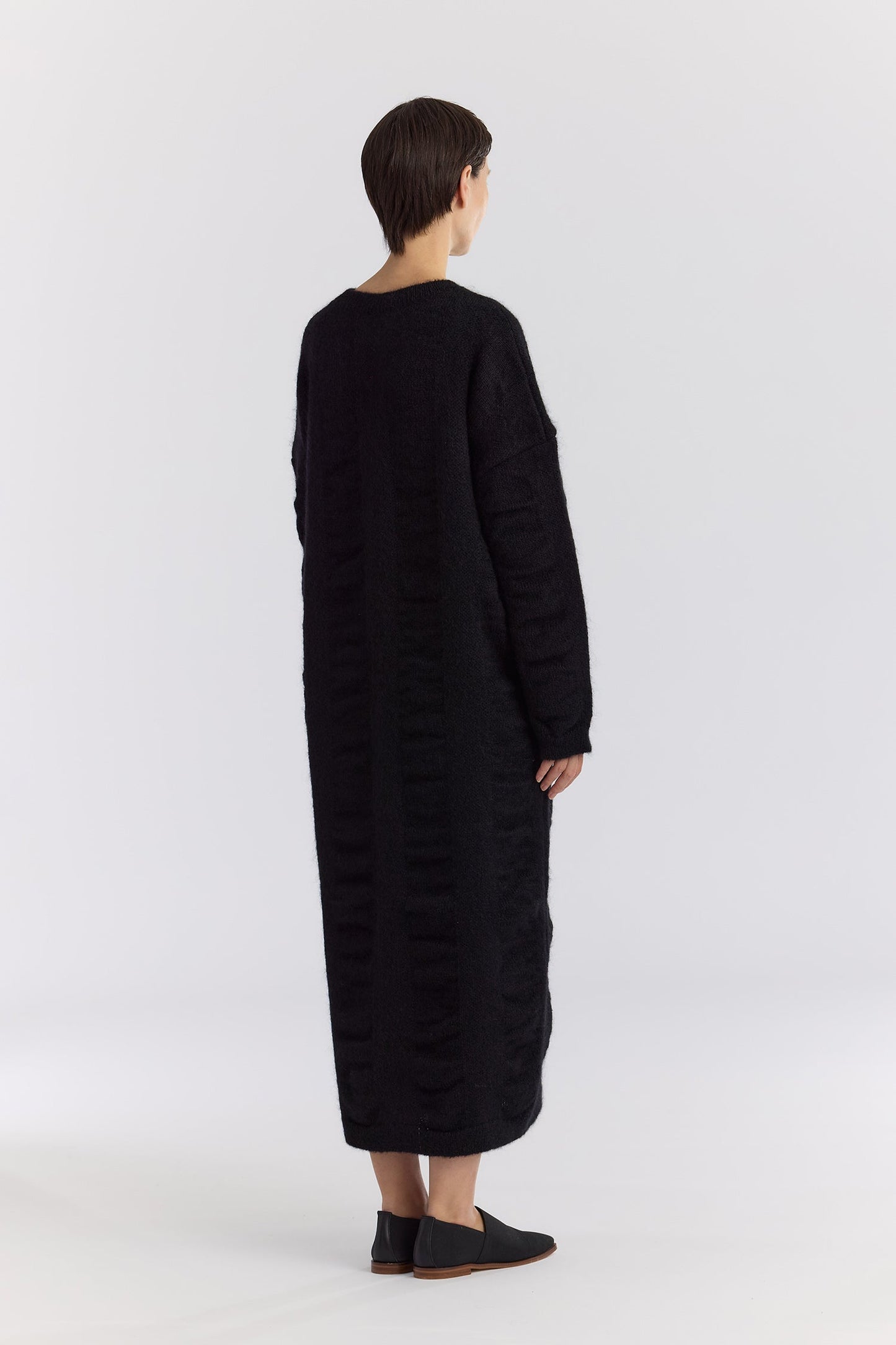 WATERFALL KNIT DRESS / BLACK