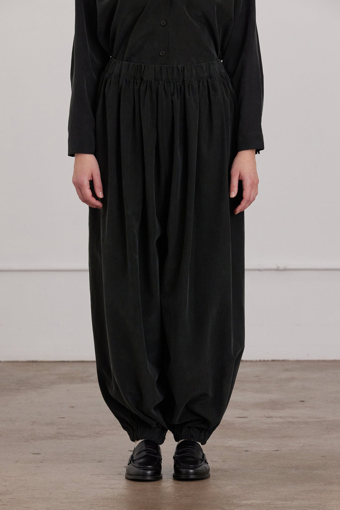 LANTERN PANTS / BLACK