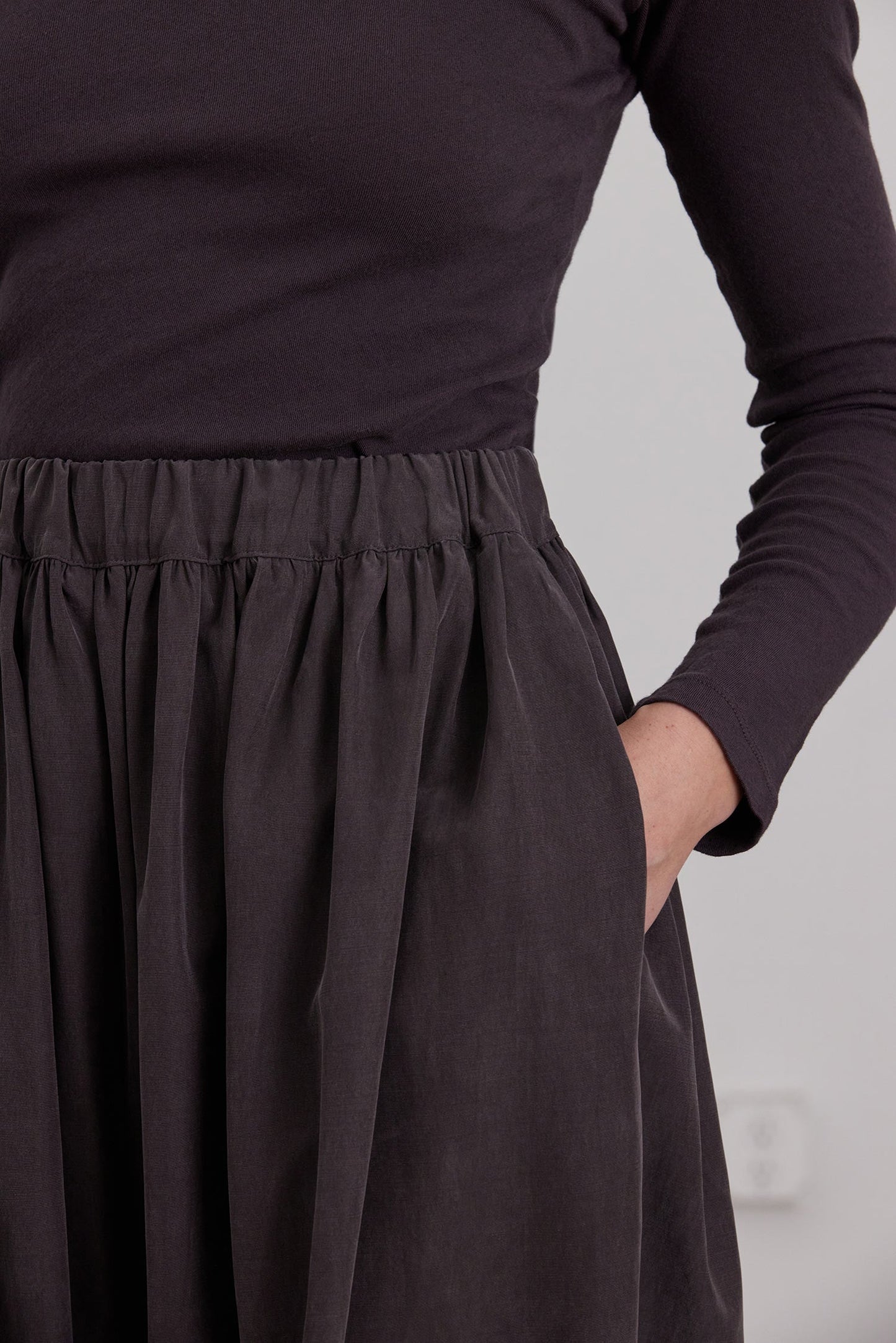 LANTERN PANTS / DK. PLUM