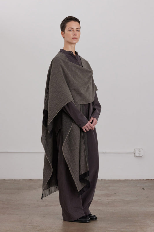 LIGHT WOOL LONG PONCHO / GREY