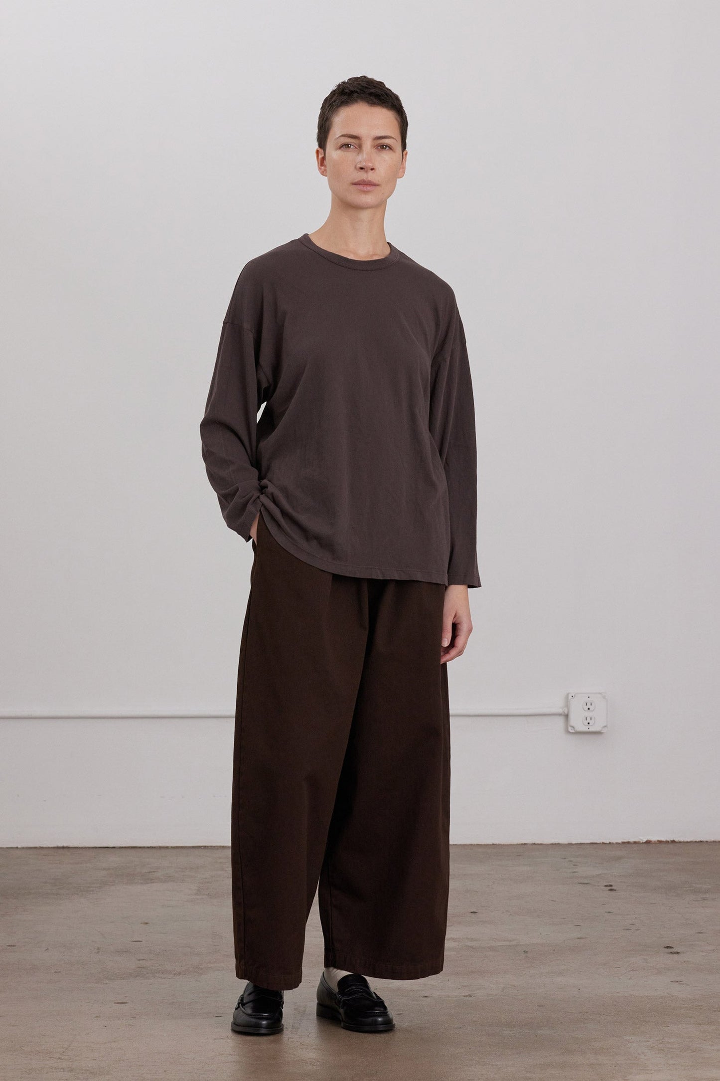 ORGANIC COTTON LOOSE FIT LONG SLEEVE / DK. CACAO