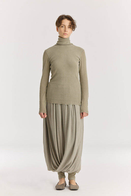 DOUBLE MESH TURTLENECK / limestone
Double-layered turtleneck
Fitted silhouette
Double-layered main body, single-layered sleeve
100% cotton mesh
Cold machine or hand wash, tumble dry low in a mesh bag or dry flat, no bleach
Style Number: MC-TN04
Fitted fit
Made in USA