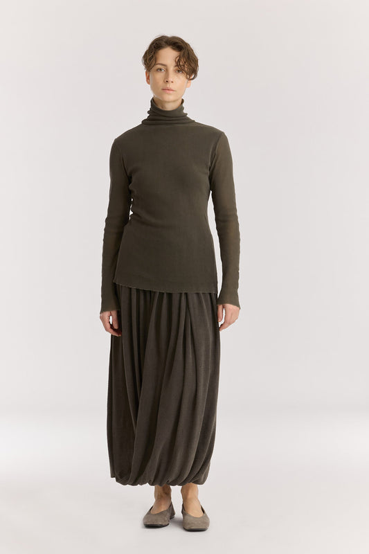 DOUBLE MESH TURTLENECK / slate
Double-layered turtleneck
Fitted silhouette
Double-layered main body, single-layered sleeve
100% cotton mesh
Cold machine or hand wash, tumble dry low in a mesh bag or dry flat, no bleach
Style Number: MC-TN04
Fitted fit
Made in USA