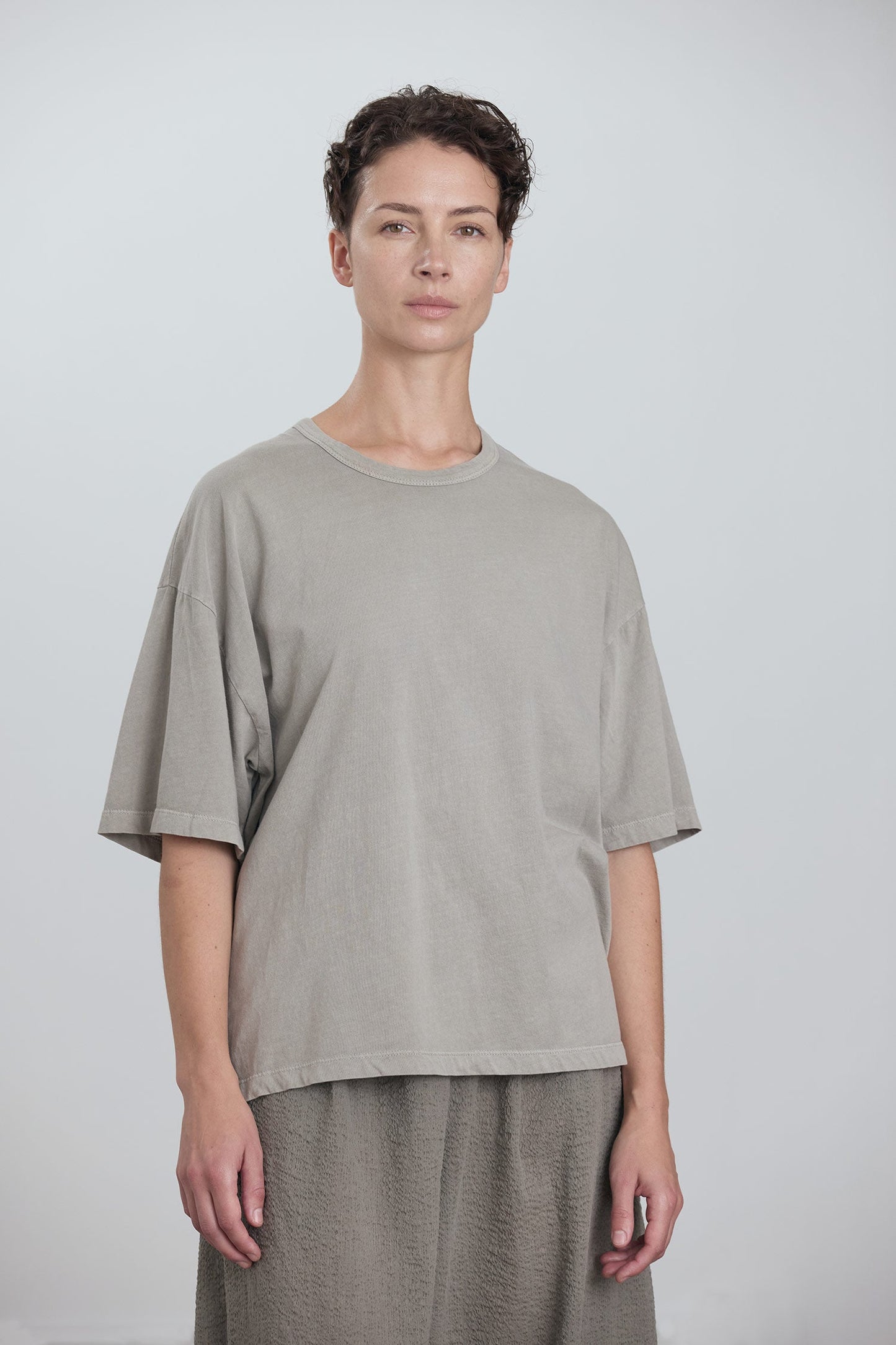 ORGANIC COTTON WIDE SHORT SLEEVE TEE / GREY