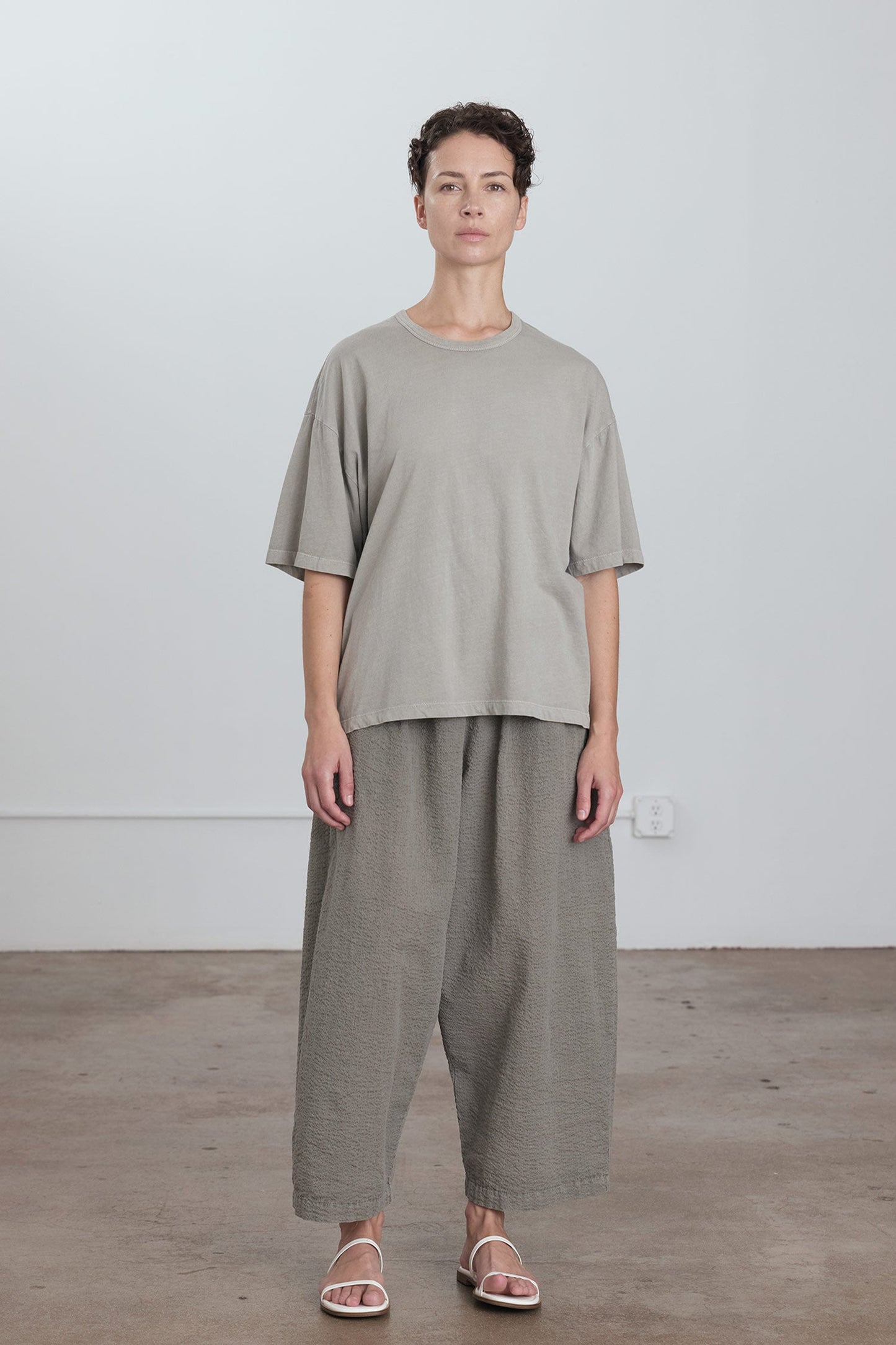 ORGANIC COTTON WIDE SHORT SLEEVE TEE / GREY