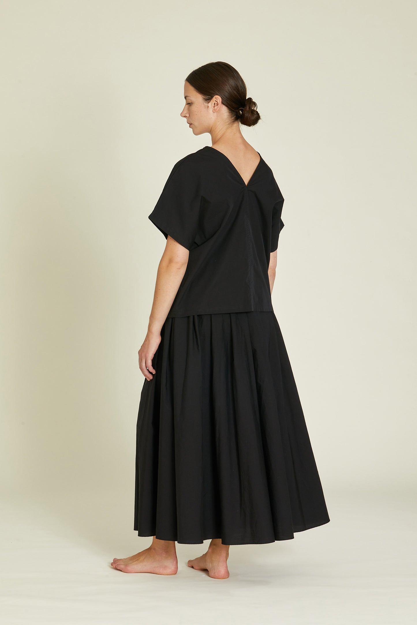 V-NECK TOP / BLACK / OCP-VT15 (CONTRASTED STITCHES)