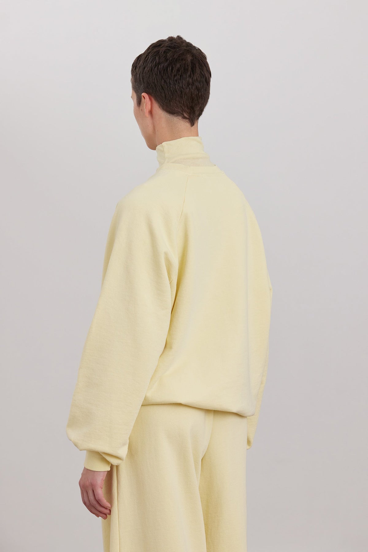 ORGANIC COTTON CASHMERE RAGLAN SWEATSHIRT / CUSTARD