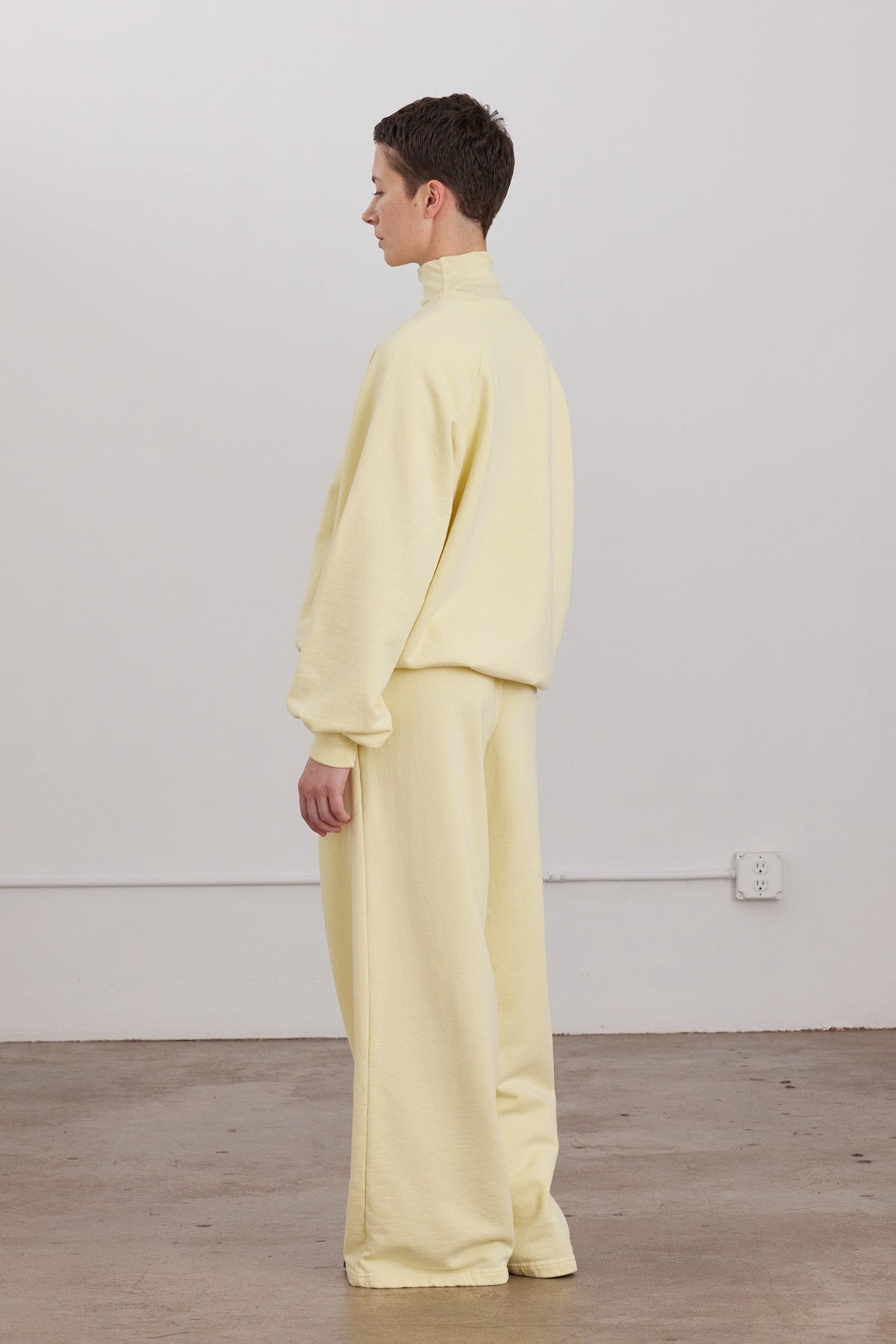 ORGANIC COTTON CASHMERE RAGLAN SWEATSHIRT / CUSTARD