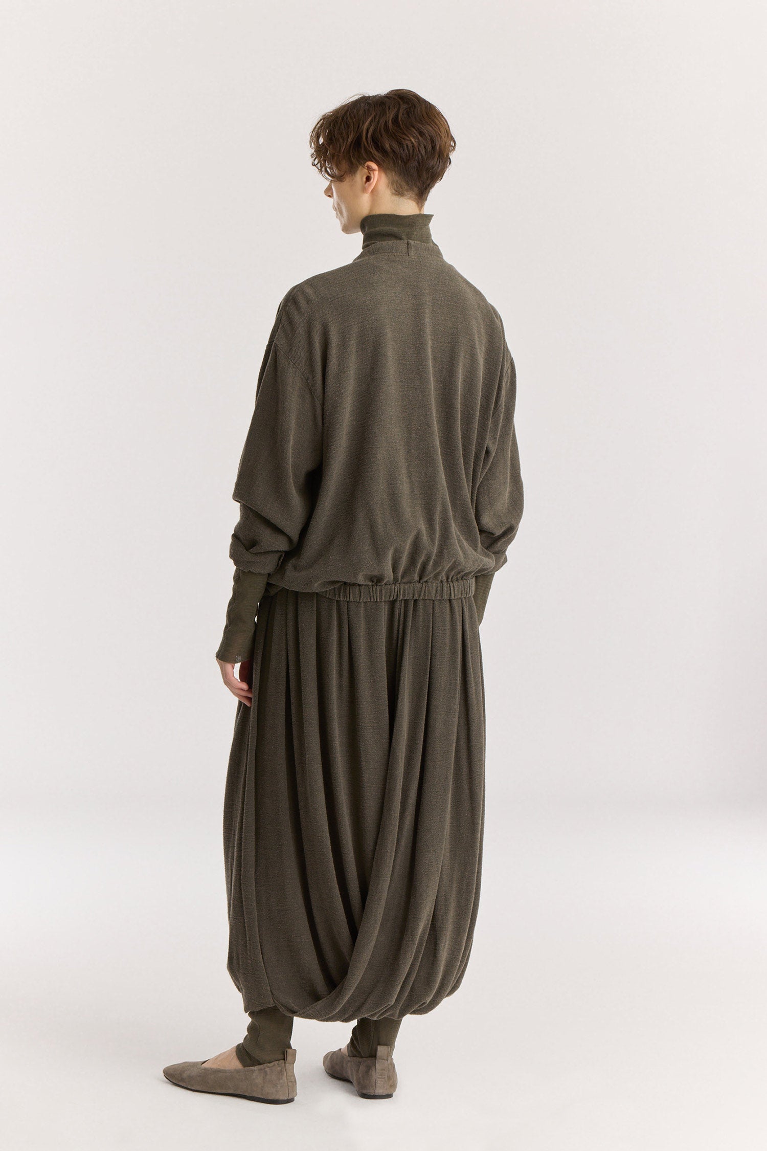 DRAPY SHIRTS / LIMESTONE
Stand collar
A single button closure at the front
Crossed shirts
Double-layered front body
Textured 50% Rayon 50% Cotton
Cold machine or hand wash, tumble dry low or dry flat, no bleach
Style Number: RC-DPS01
Relaxed fit
MADE IN USA