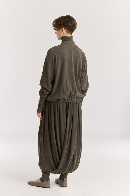 DRAPY SHIRTS / LIMESTONE
Stand collar
A single button closure at the front
Crossed shirts
Double-layered front body
Textured 50% Rayon 50% Cotton
Cold machine or hand wash, tumble dry low or dry flat, no bleach
Style Number: RC-DPS01
Relaxed fit
MADE IN USA