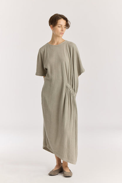 GREEK DRESS / LIMESTONE
Basic crew neck with self-binding
One side seam pocket
Elastic details at the front and back
Inner string across the waist to tie for different silhouette
Textured 50% Rayon 50% Cotton
Cold machine or hand wash, tumble dry low or dry flat, no bleach
Style Number: RC-GD03
Relaxed fit
MADE IN USA