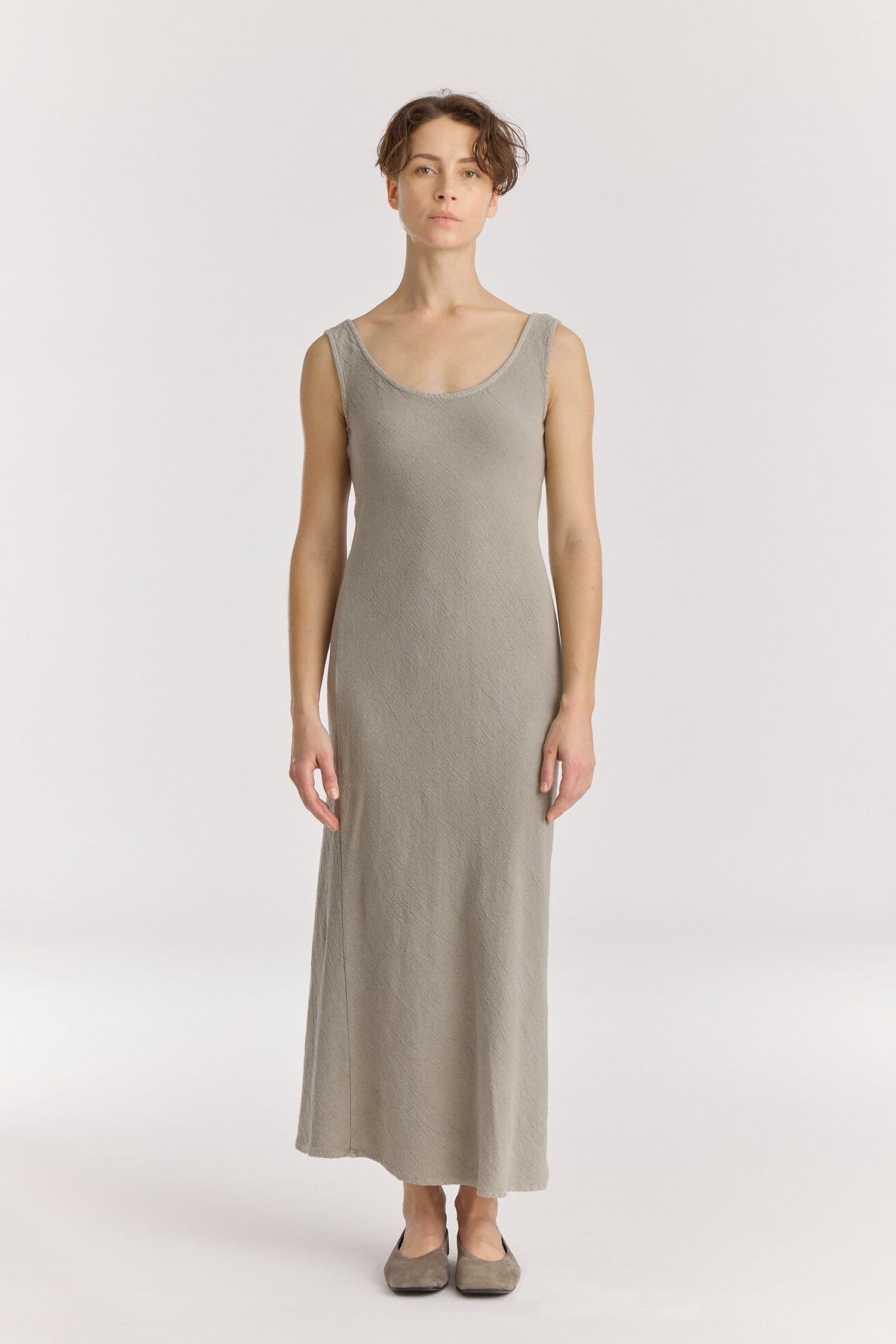 MAXI DRESS / LIMESTONE
Scooped neckline
Bias cut
Textured 50% Rayon 50% Cotton
Cold machine or hand wash, tumble dry low or dry flat, no bleach
Style Number: RC-MD08
Regular fit
MADE IN USA
