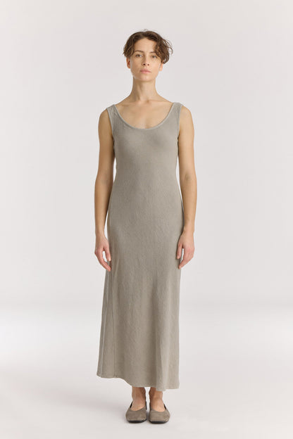 MAXI DRESS / LIMESTONE
Scooped neckline
Bias cut
Textured 50% Rayon 50% Cotton
Cold machine or hand wash, tumble dry low or dry flat, no bleach
Style Number: RC-MD08
Regular fit
MADE IN USA