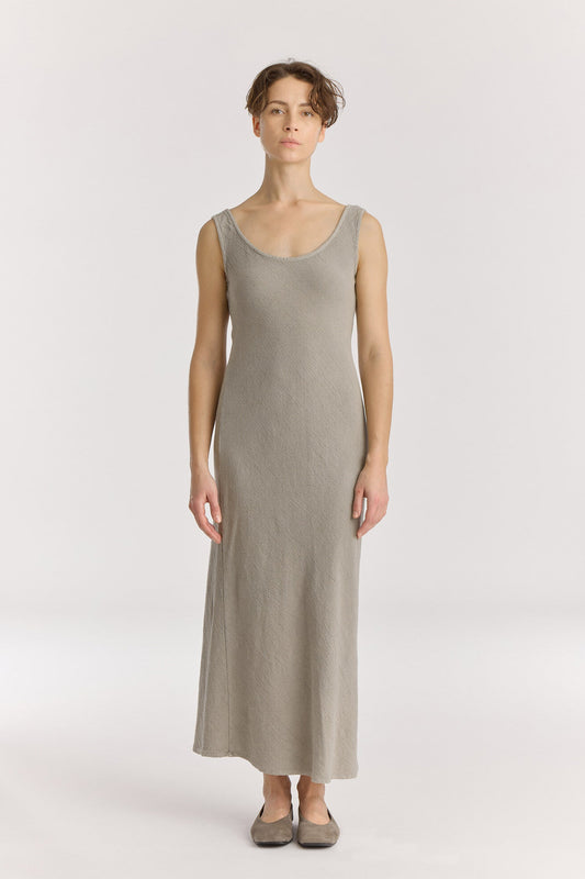 MAXI DRESS / LIMESTONE
Scooped neckline
Bias cut
Textured 50% Rayon 50% Cotton
Cold machine or hand wash, tumble dry low or dry flat, no bleach
Style Number: RC-MD08
Regular fit
MADE IN USA