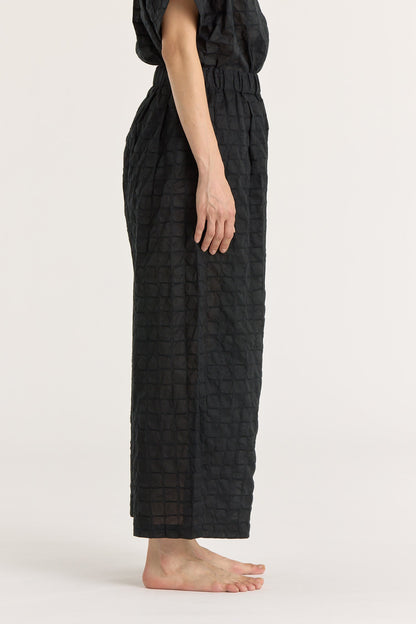 RIPPLE FINISH WIDE PANTS / BLACK