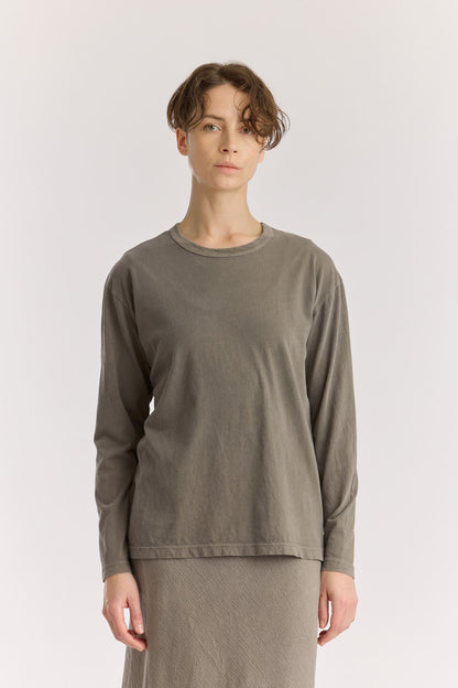 Regular Long Sleeve Tee / Dark Stone
Basic crew neck
Regular silhouette
Soft fabric
100% Organic cotton jersey
Cold machine or hand wash, tumble dry low or dry flat, no bleach
Style Number: OC-RST25
Regular fit
Made in USA