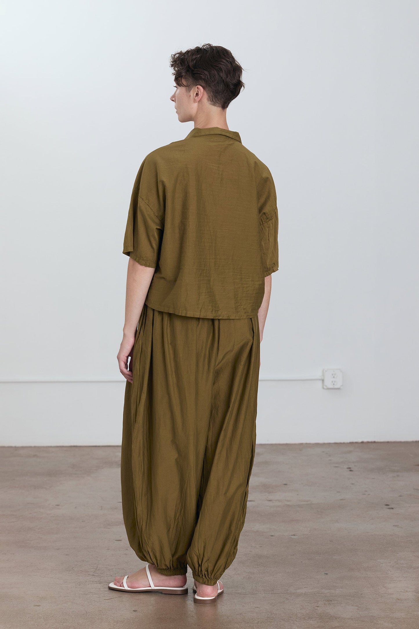 CROPPED SHIRTS / DK. OLIVE