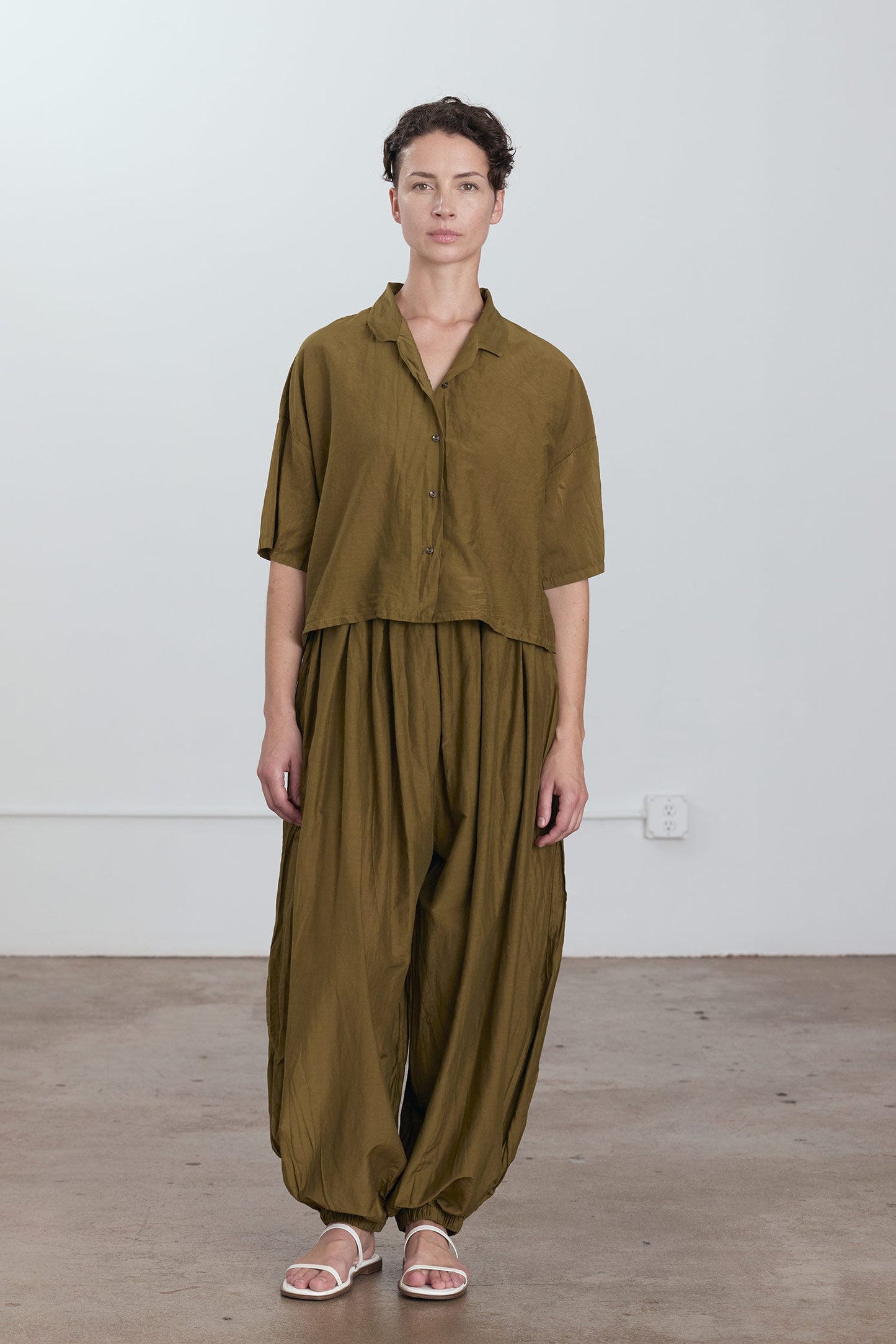 CROPPED SHIRTS / DK. OLIVE