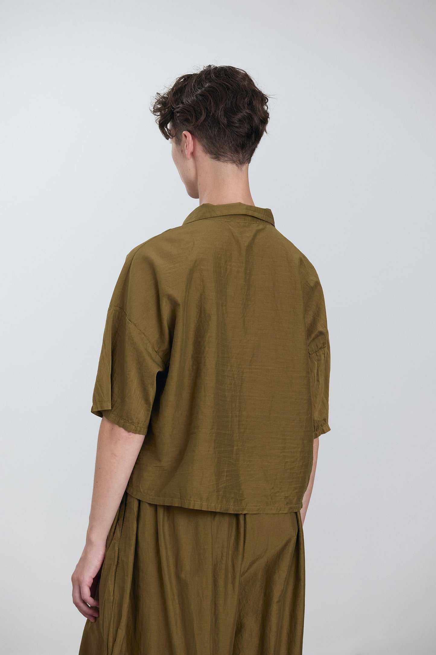 CROPPED SHIRTS / DK. OLIVE
