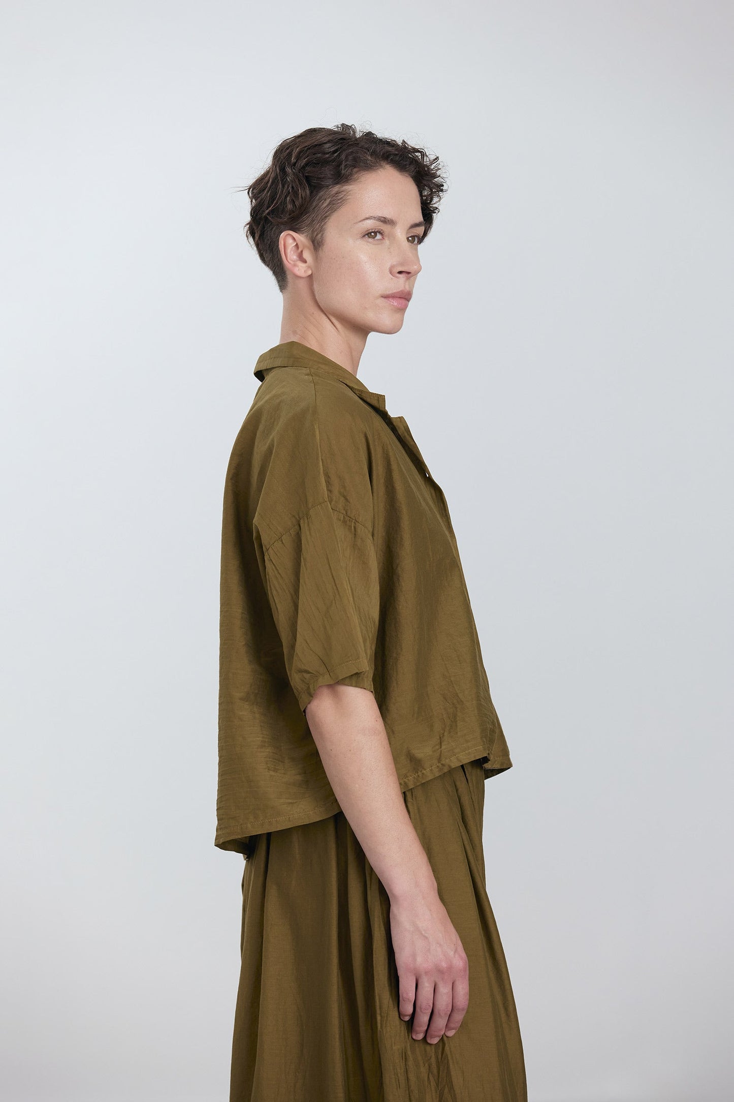 CROPPED SHIRTS / DK. OLIVE