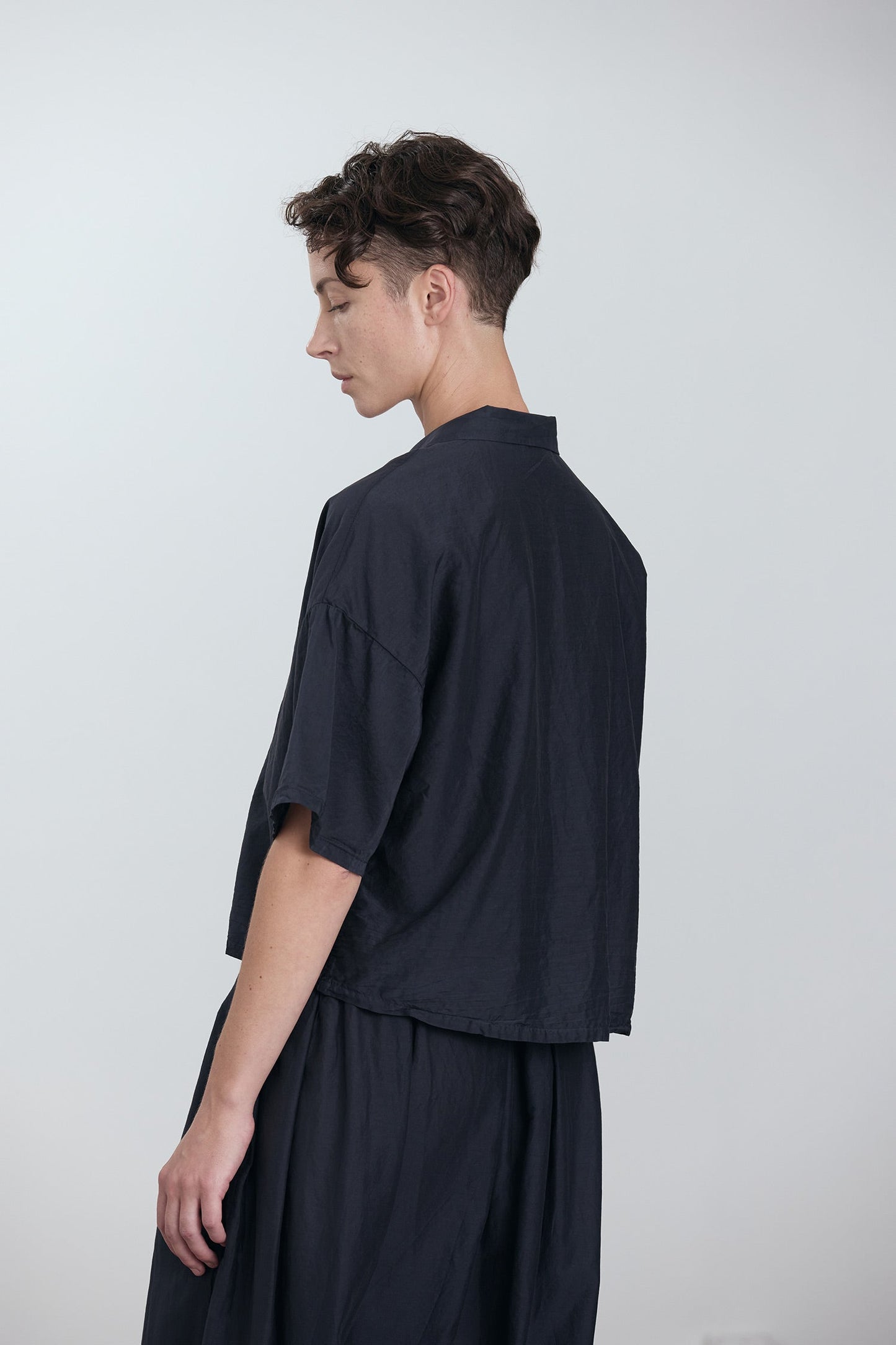 CROPPED SHIRTS / FADED BLACK