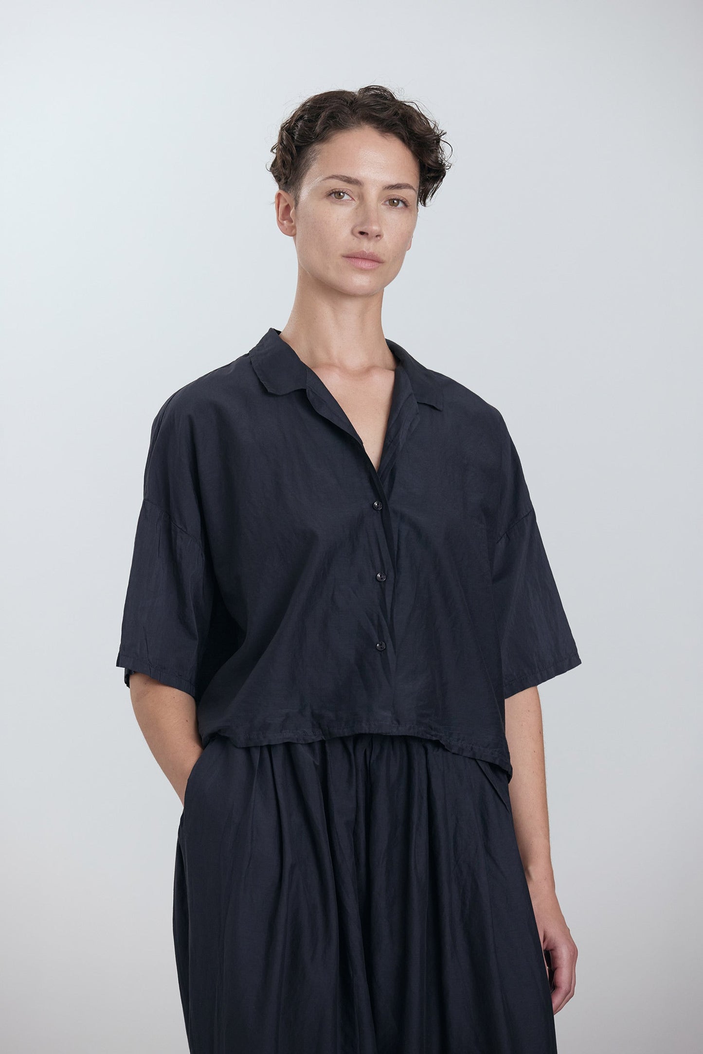 CROPPED SHIRTS / FADED BLACK