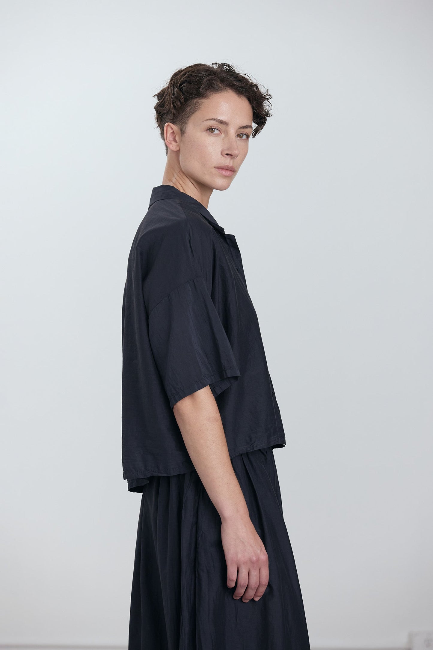 CROPPED SHIRTS / FADED BLACK