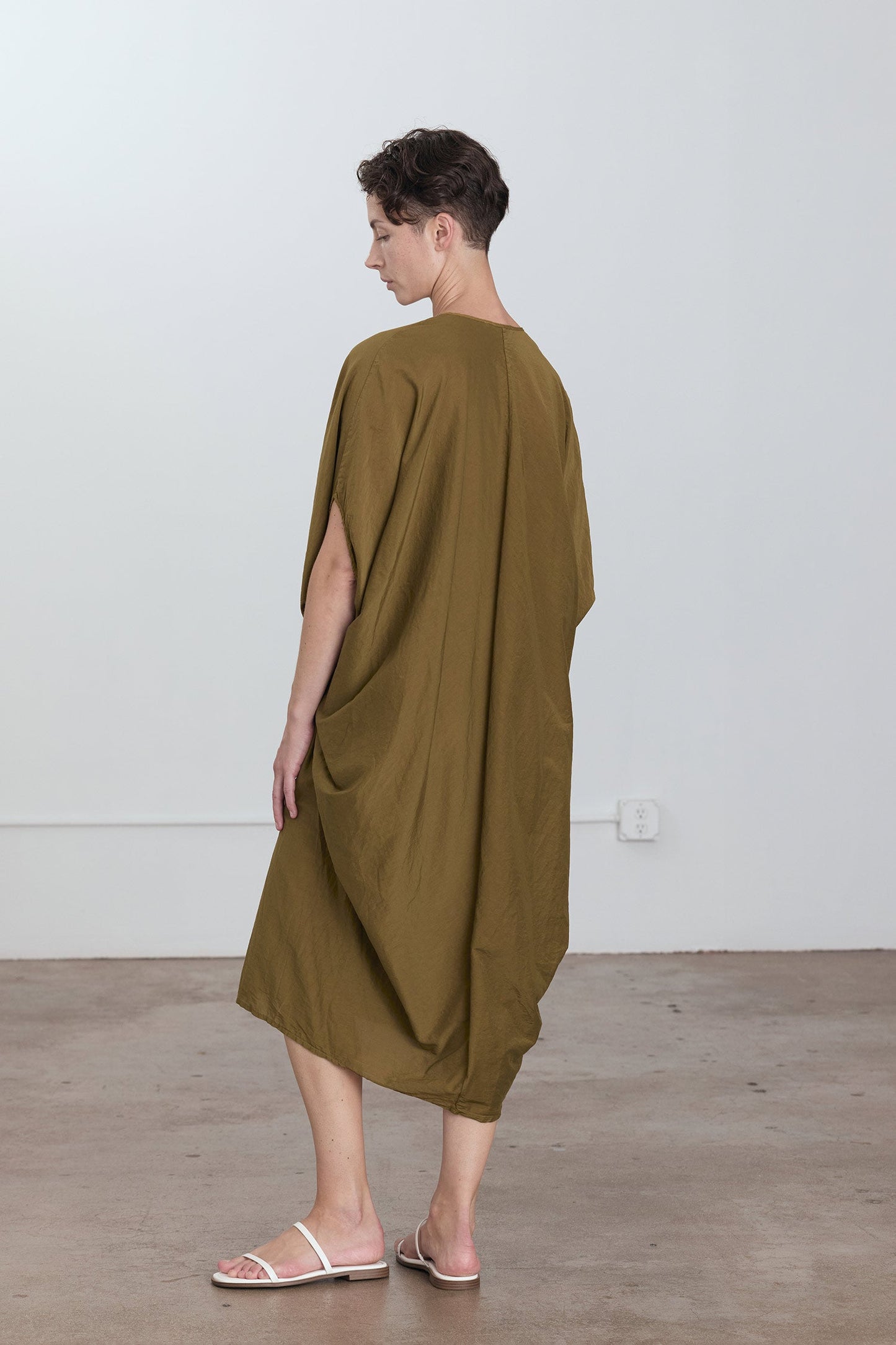 DRAPED DRESS / DK. OLIVE