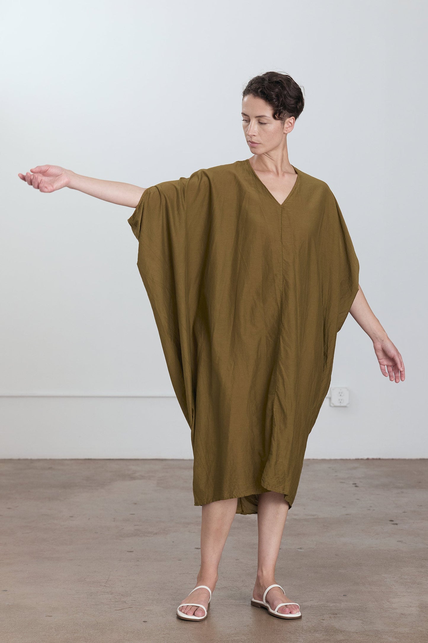 DRAPED DRESS / DK. OLIVE