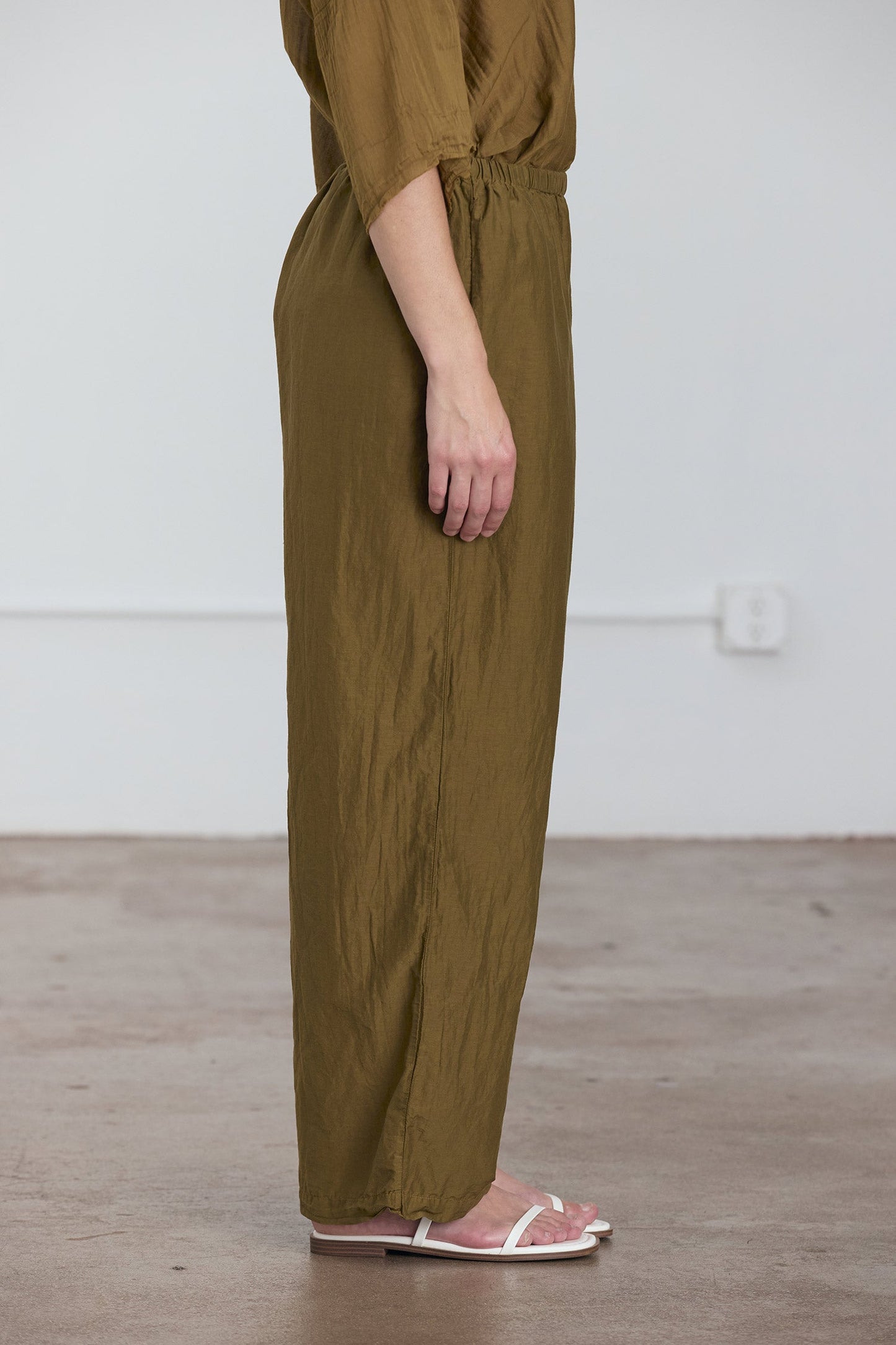 STRAIGHT PANTS / DK. OLIVE