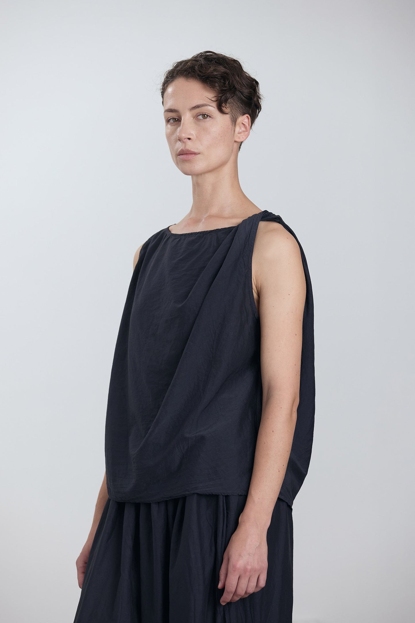 TWISTED TANK TOP / FADED BLACK