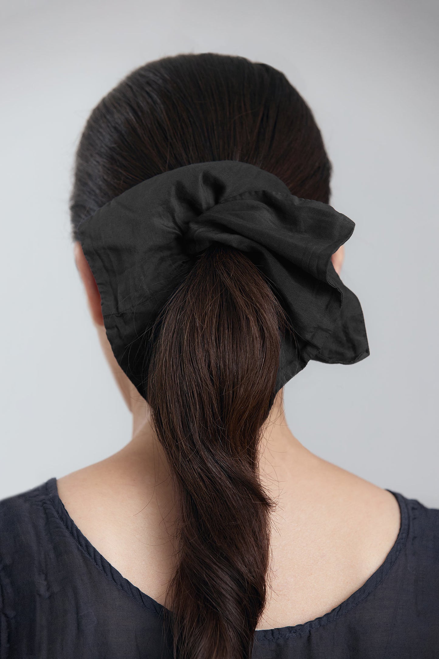 SQUARE SILK COTTON SCRUNCHIES / BLACK