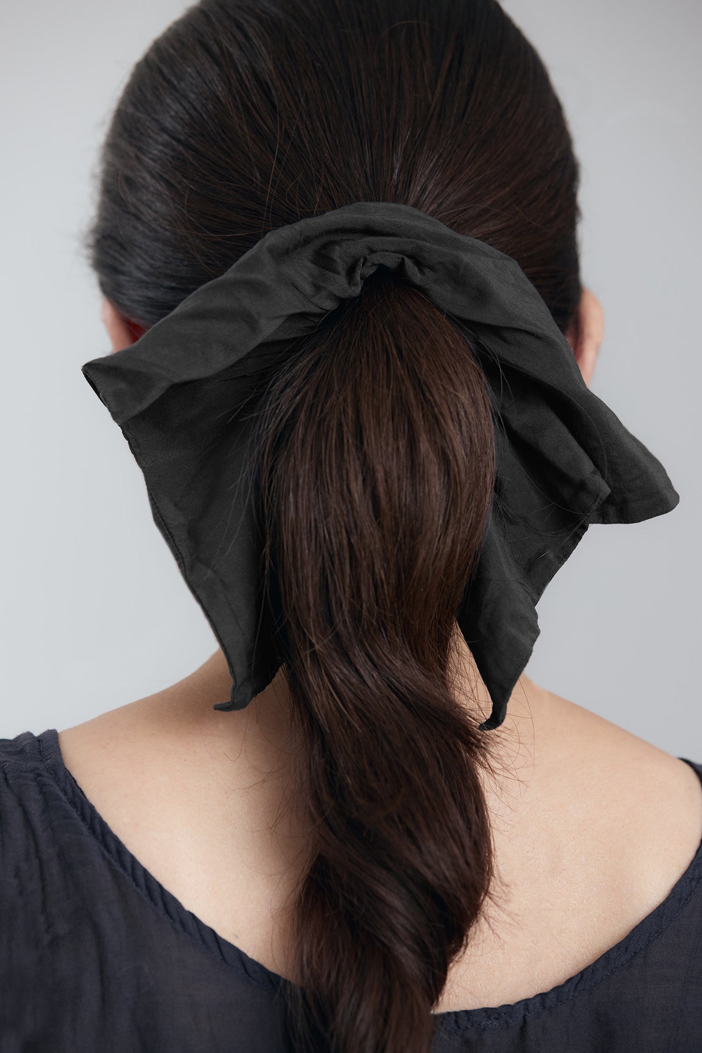 SQUARE SILK COTTON SCRUNCHIES / BLACK