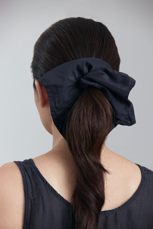 SQUARE SILK COTTON SCRUNCHIES / FADED BLACK