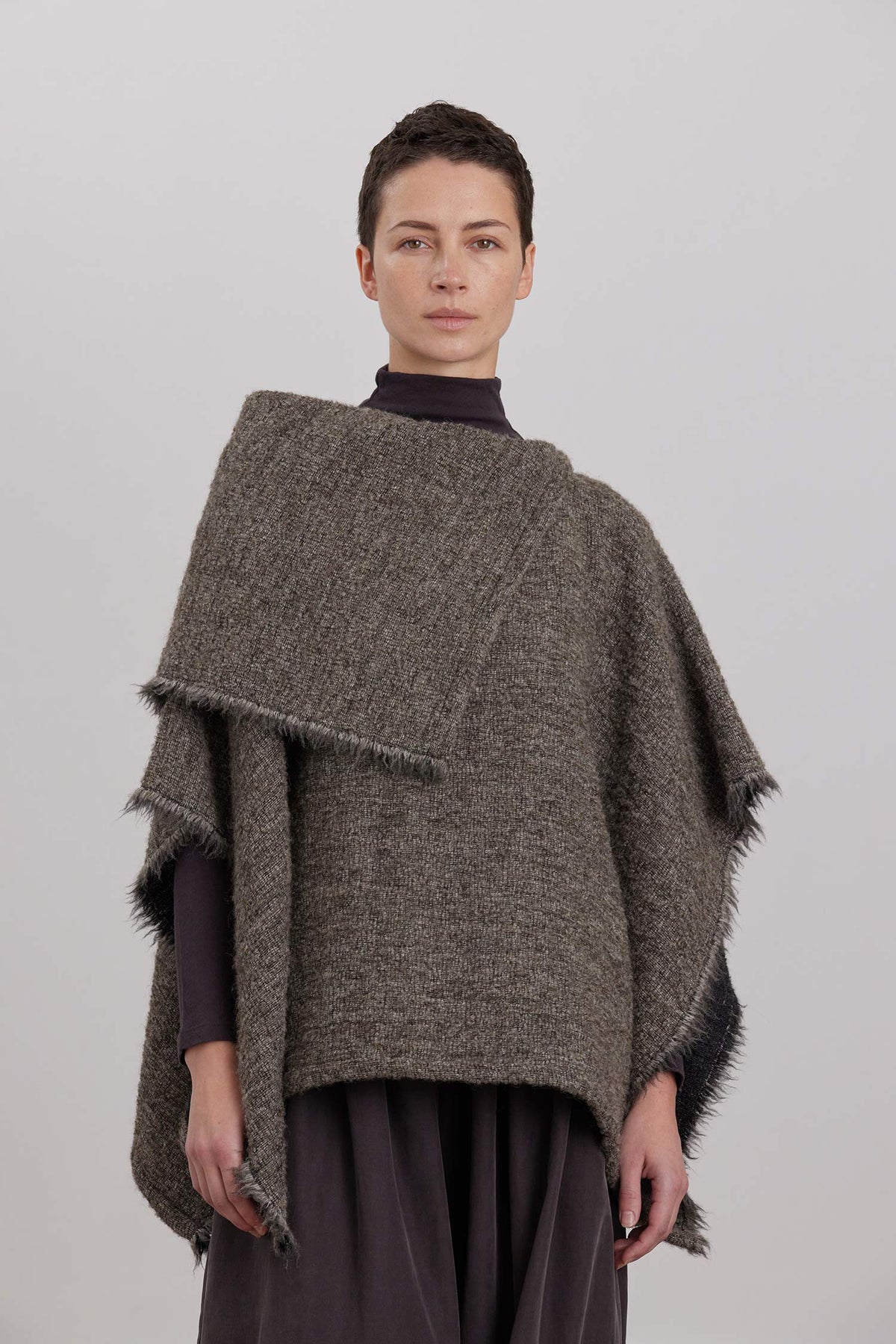 ALPACA SHORT PONCHO / BEIGE