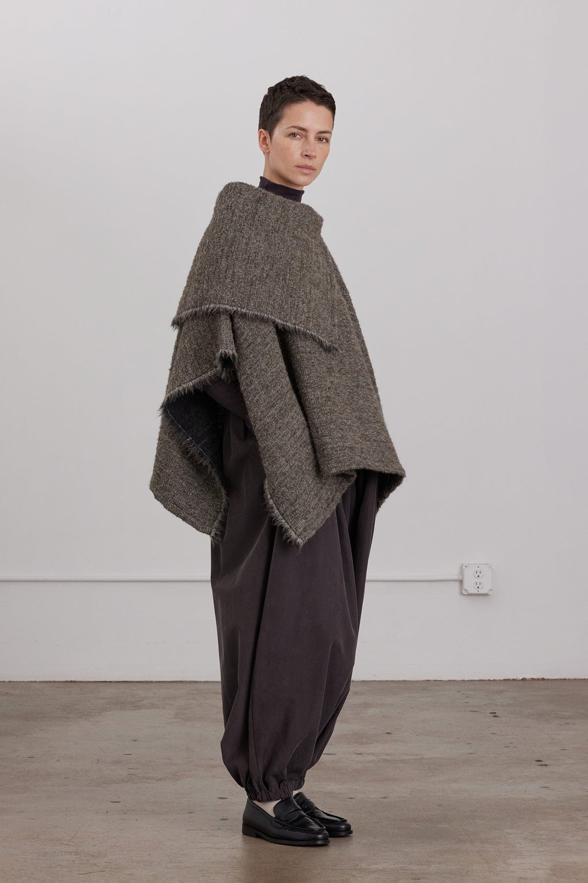ALPACA SHORT PONCHO / BEIGE