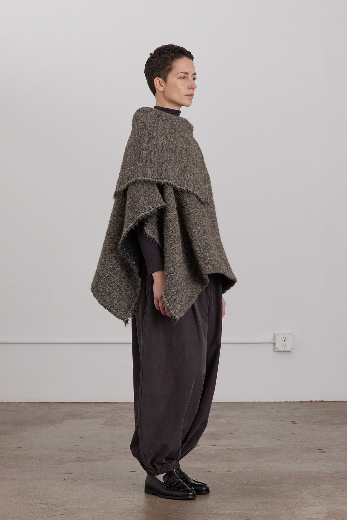 ALPACA SHORT PONCHO / BEIGE