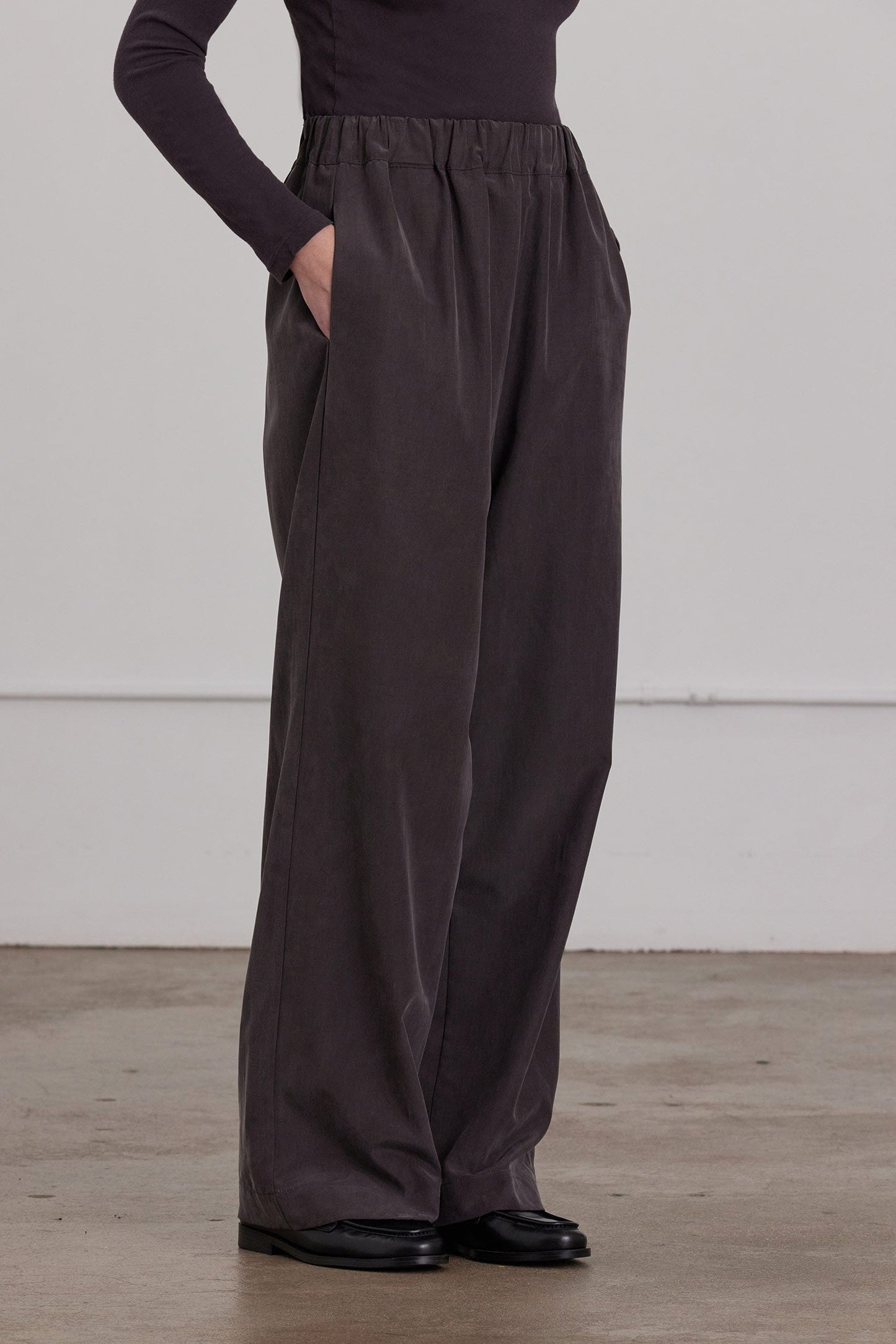 STRAIGHT PANTS / DK. PLUM