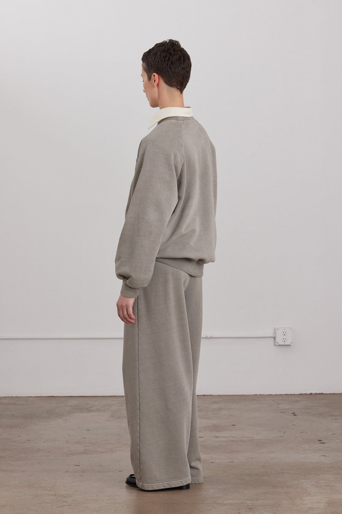 ORGANIC COTTON CASHMERE RAGLAN SWEATSHIRT / STONE