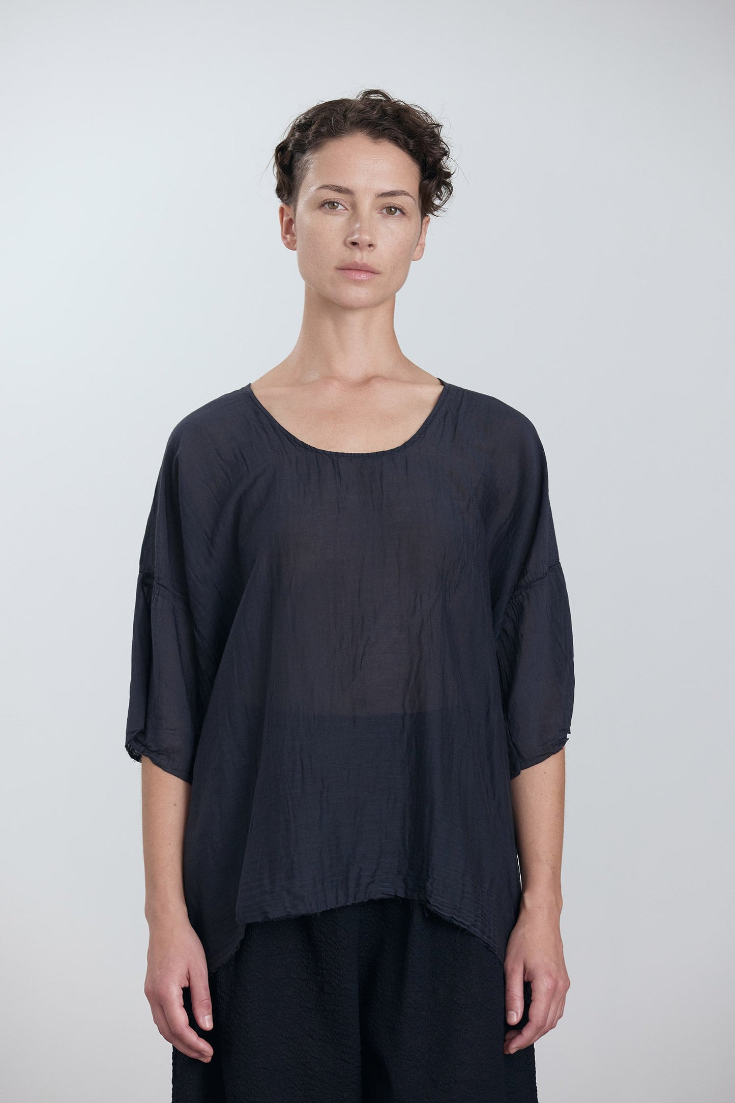 OVERSIZED TOP / FADED BLACK