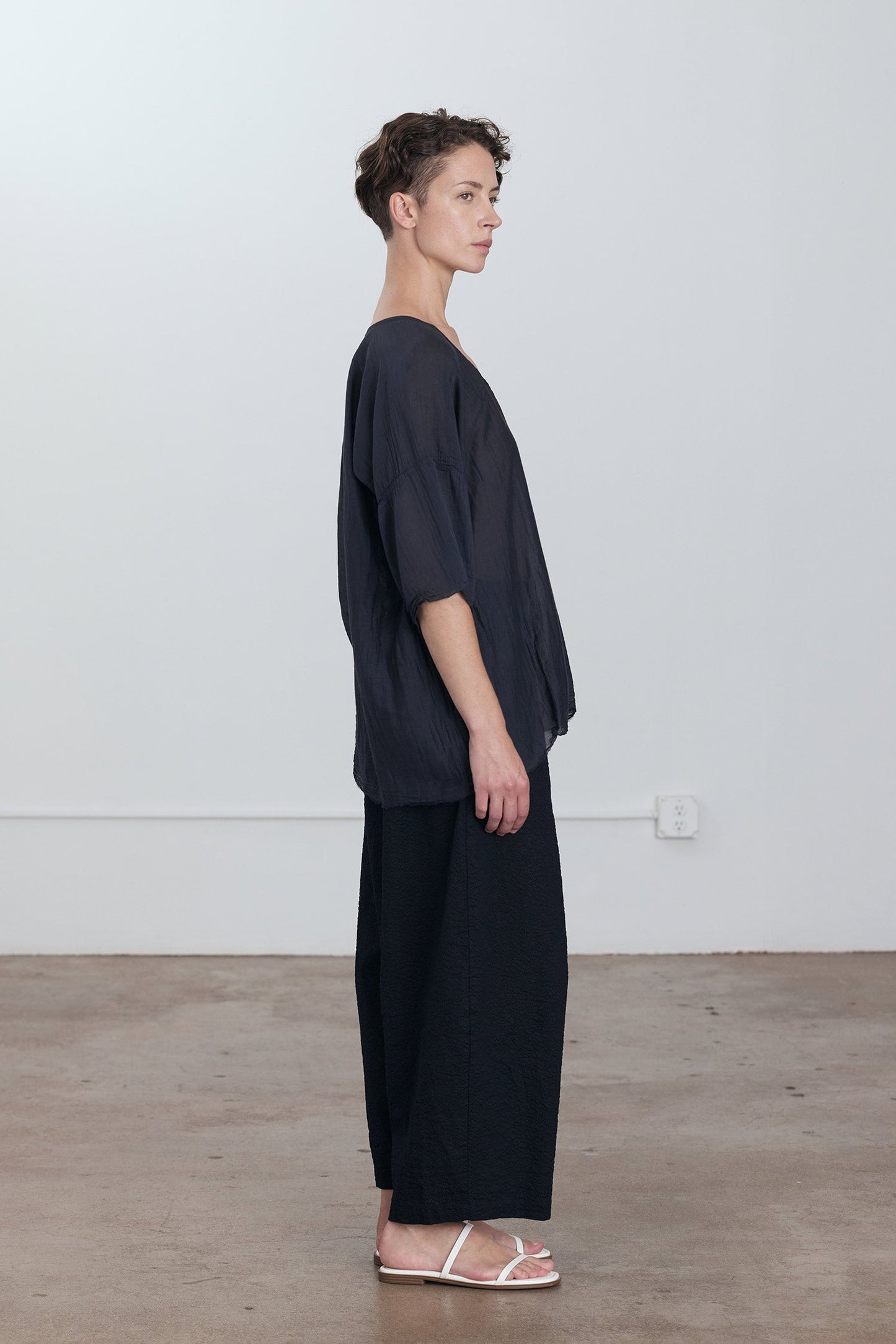 OVERSIZED TOP / FADED BLACK
