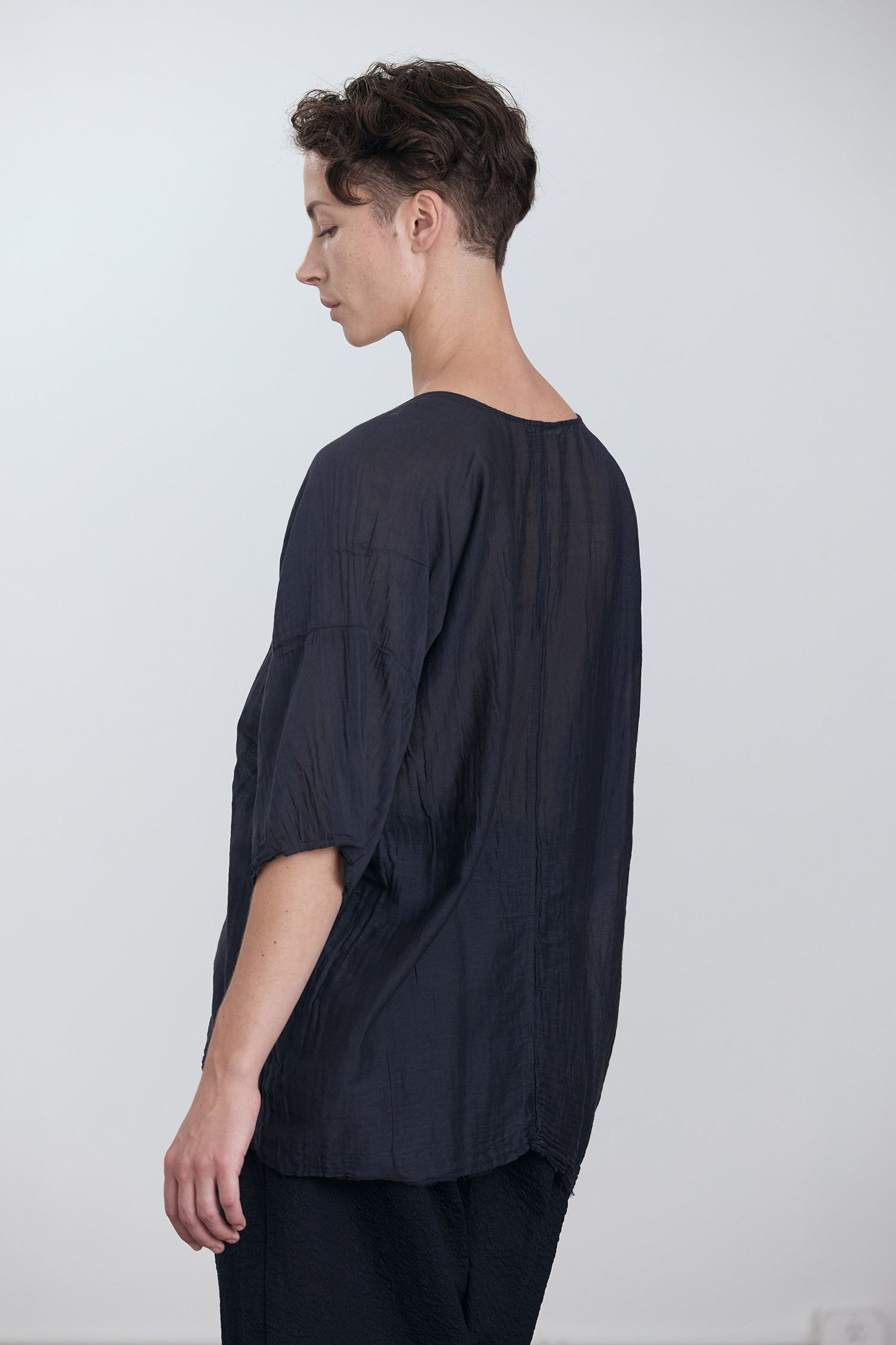 OVERSIZED TOP / FADED BLACK