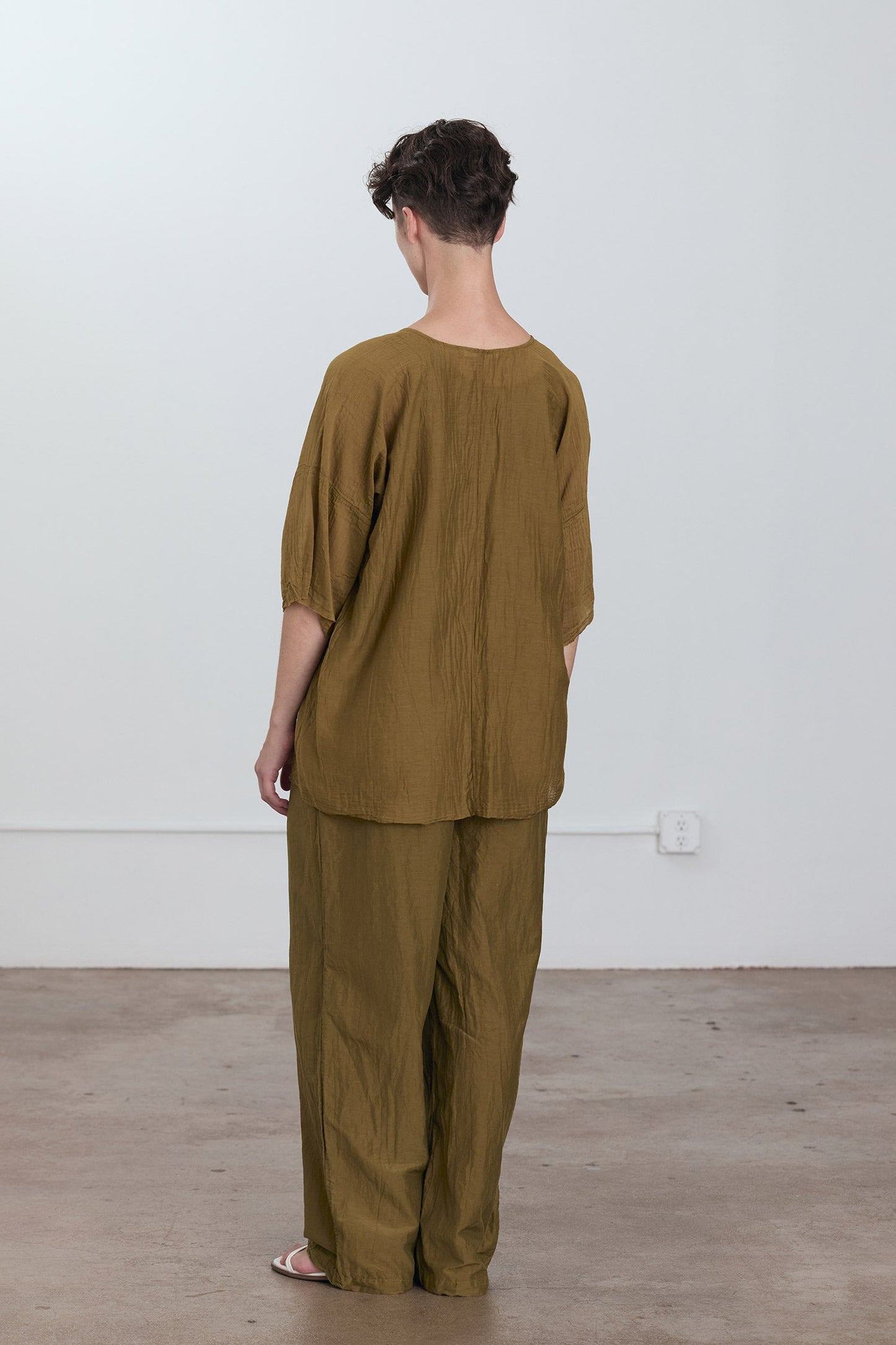 STRAIGHT PANTS / DK. OLIVE