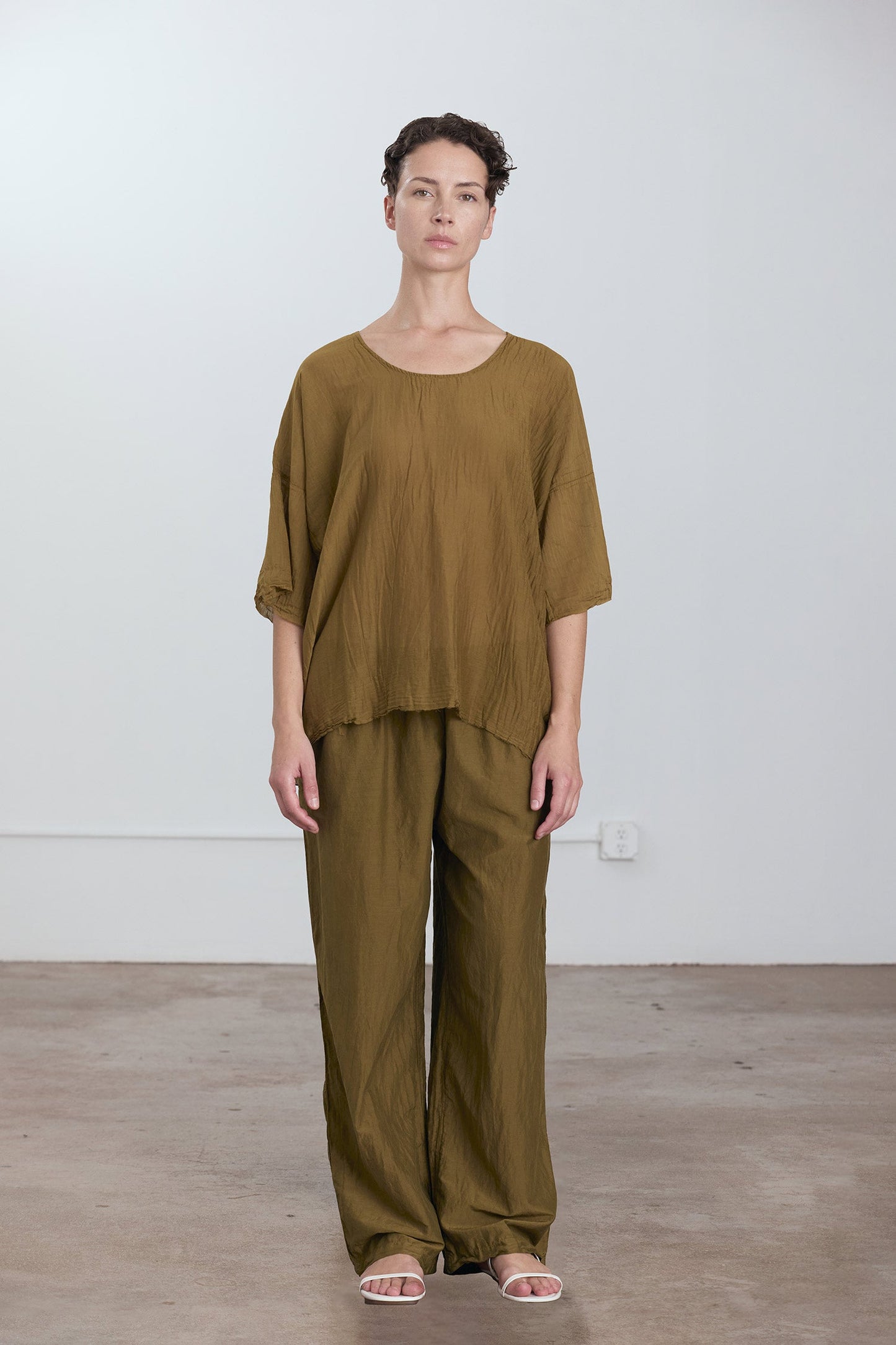OVERSIZED TOP / DK. OLIVE